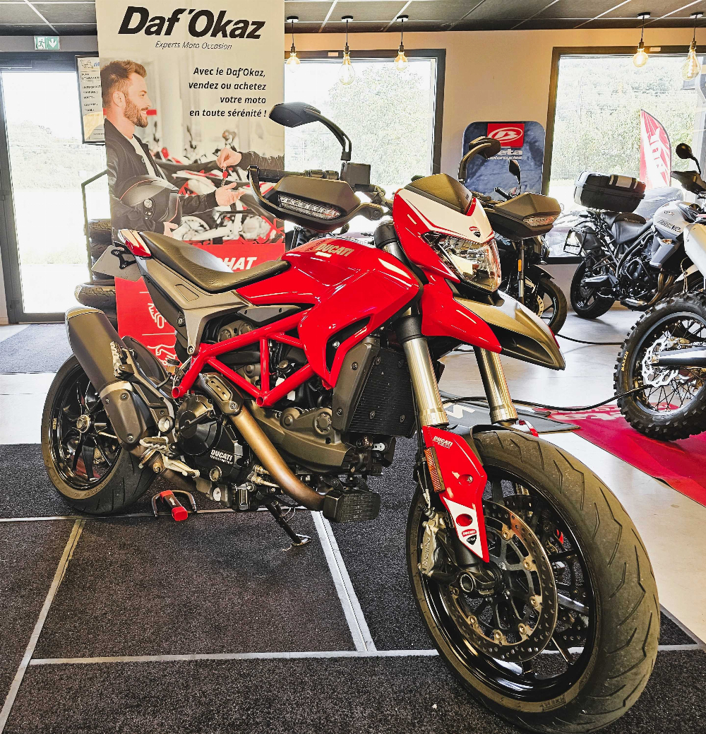 Ducati 939 Hypermotard 2017 vue 3/4 droite