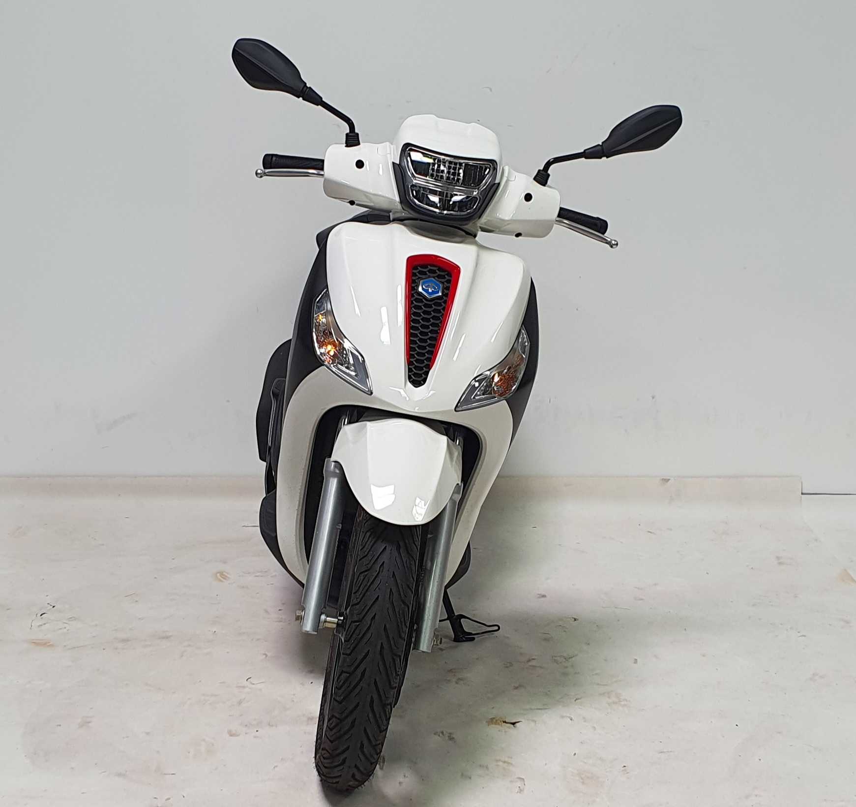 Piaggio MEDLEY 125 2021 HD vue avant