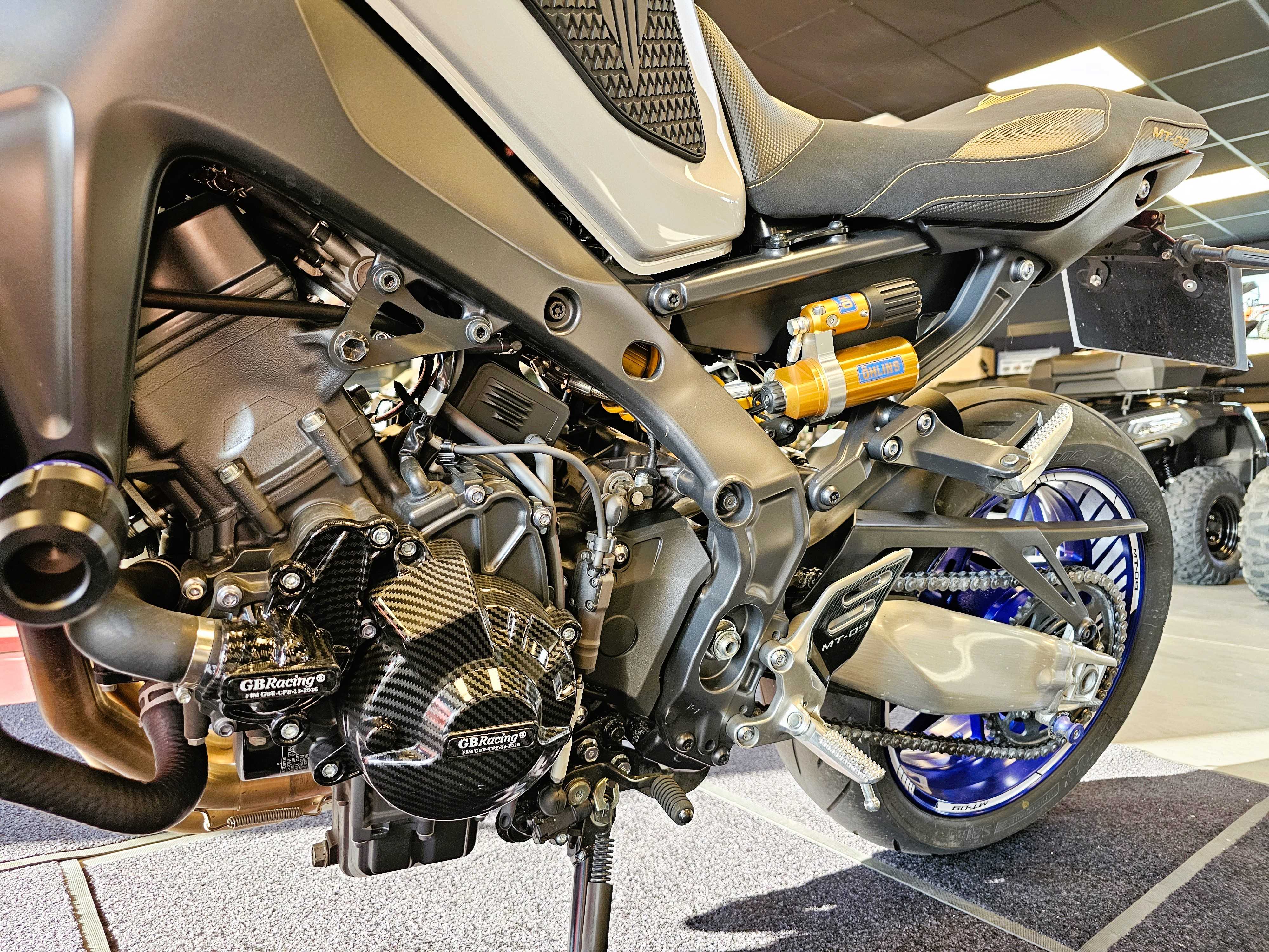 Yamaha MT-09 900 SP 2022 HD vue gauche