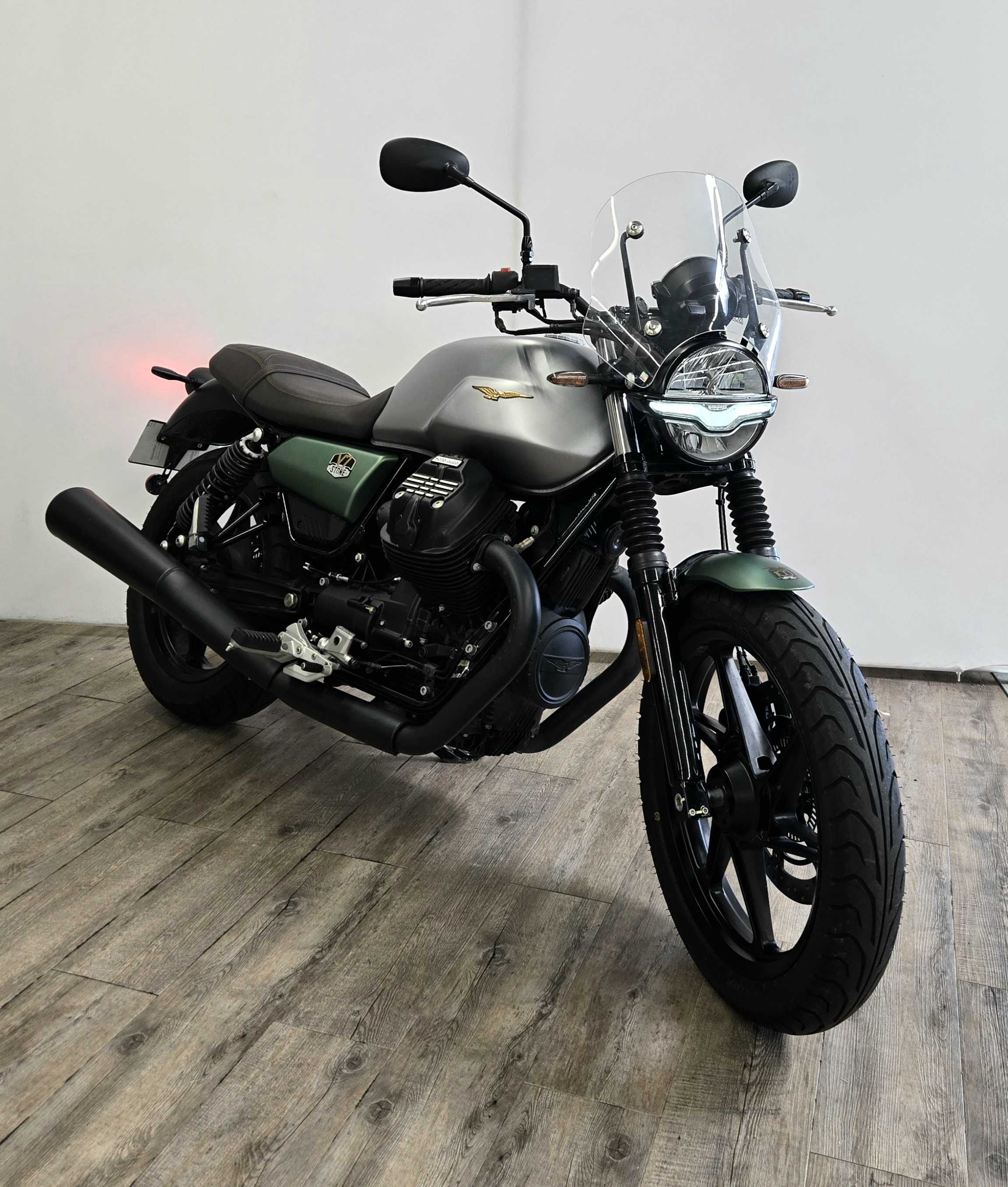 Moto Guzzi V7 STONE 850 V7 STONE 850 2022 HD vue 3/4 droite
