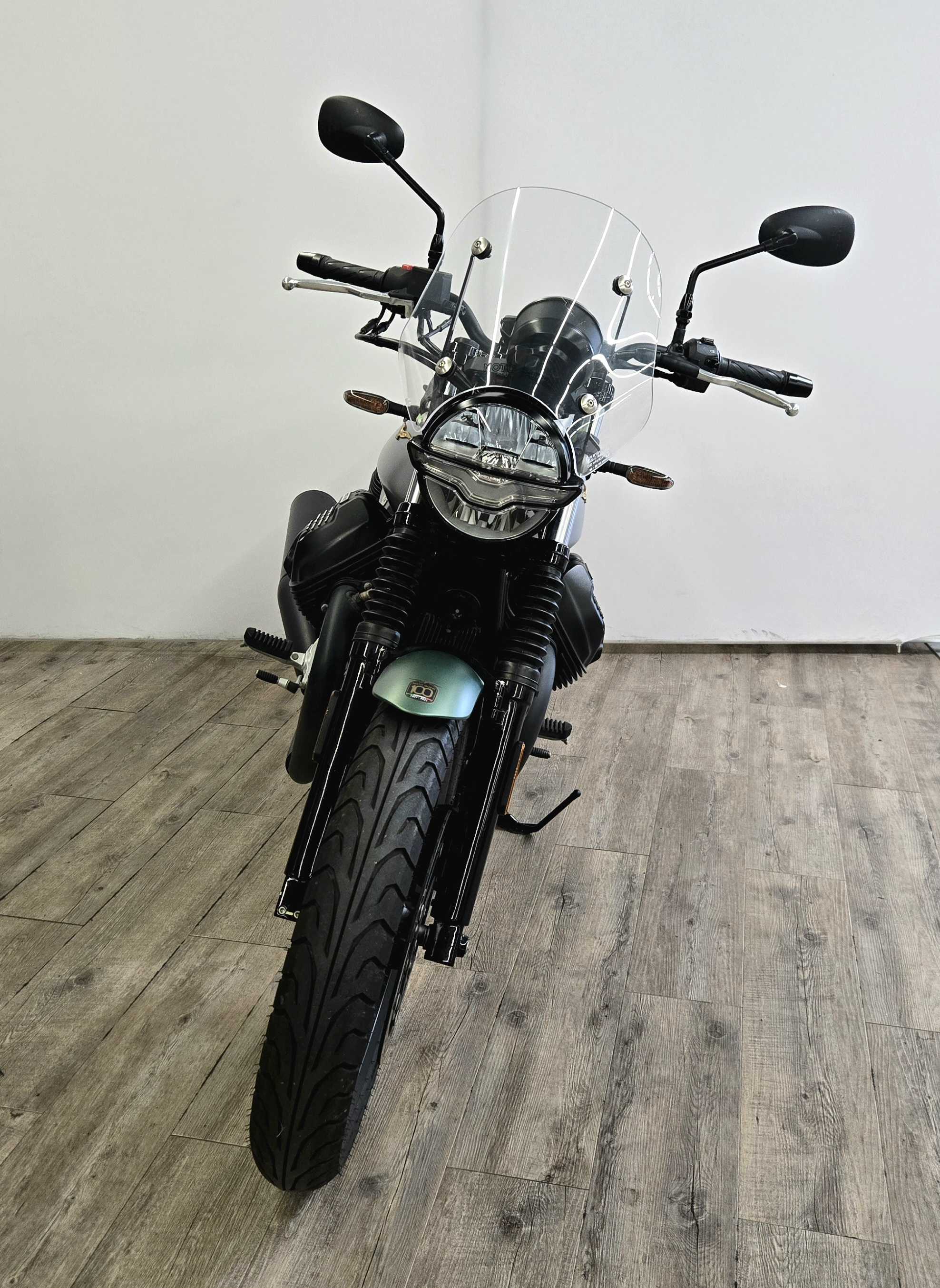 Moto Guzzi V7 STONE 850 V7 STONE 850 2022 HD vue avant