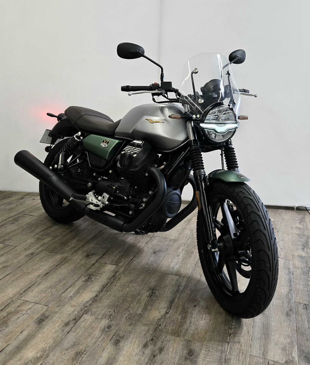 Moto Guzzi V7 STONE 850 V7 STONE 850 2022 vue 3/4 droite