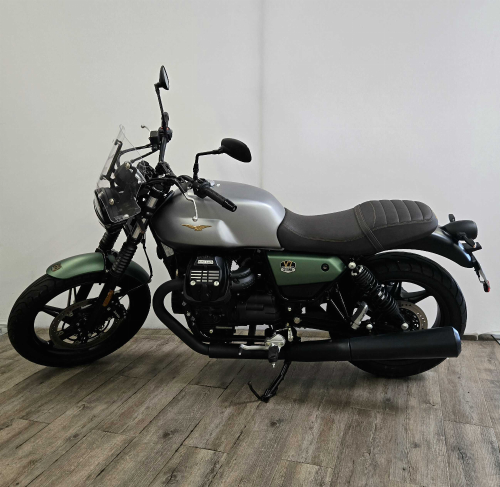 Moto Guzzi V7 STONE 850 V7 STONE 850 2022 vue gauche
