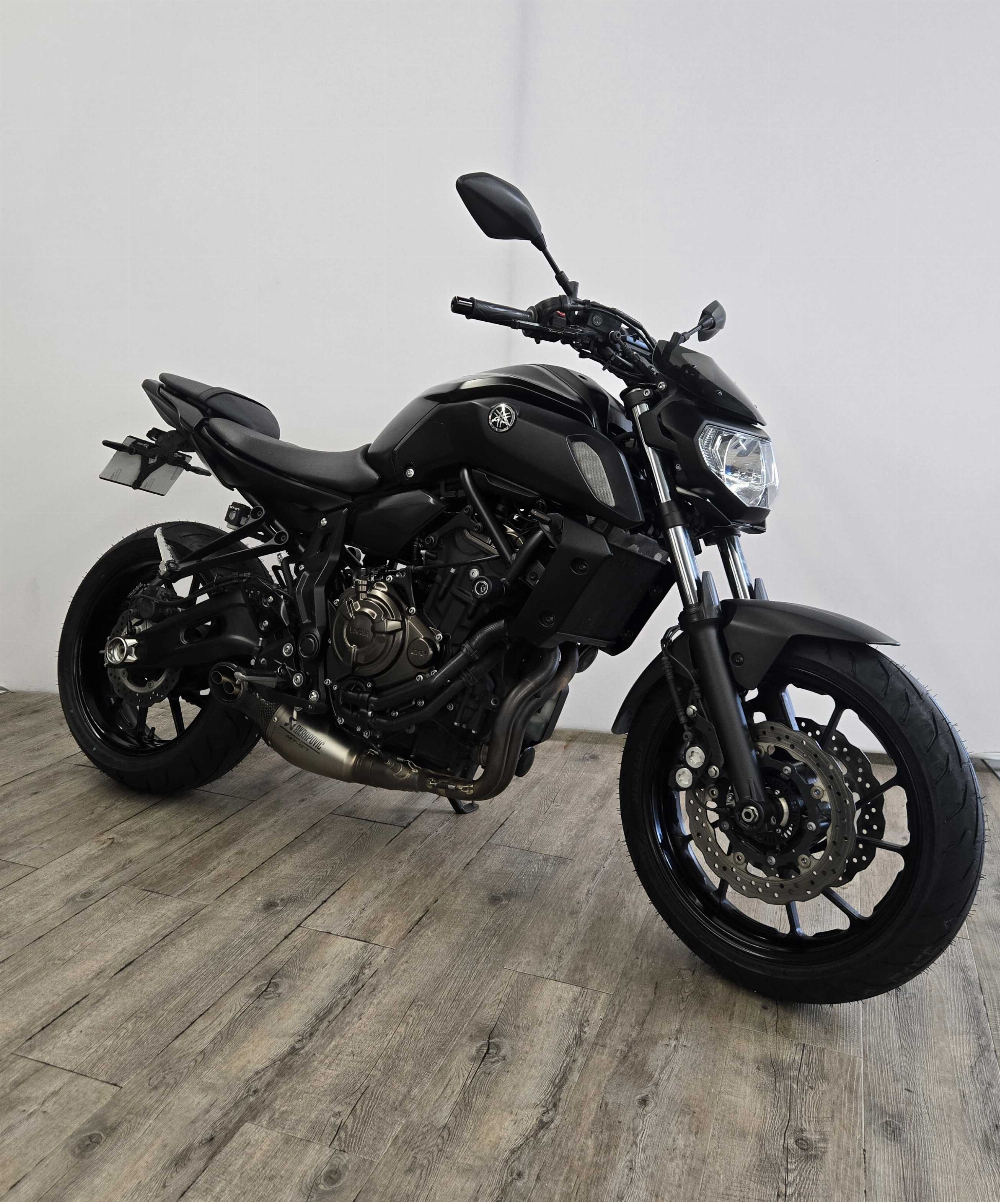 Yamaha MT-07 ABS 2019 vue 3/4 droite