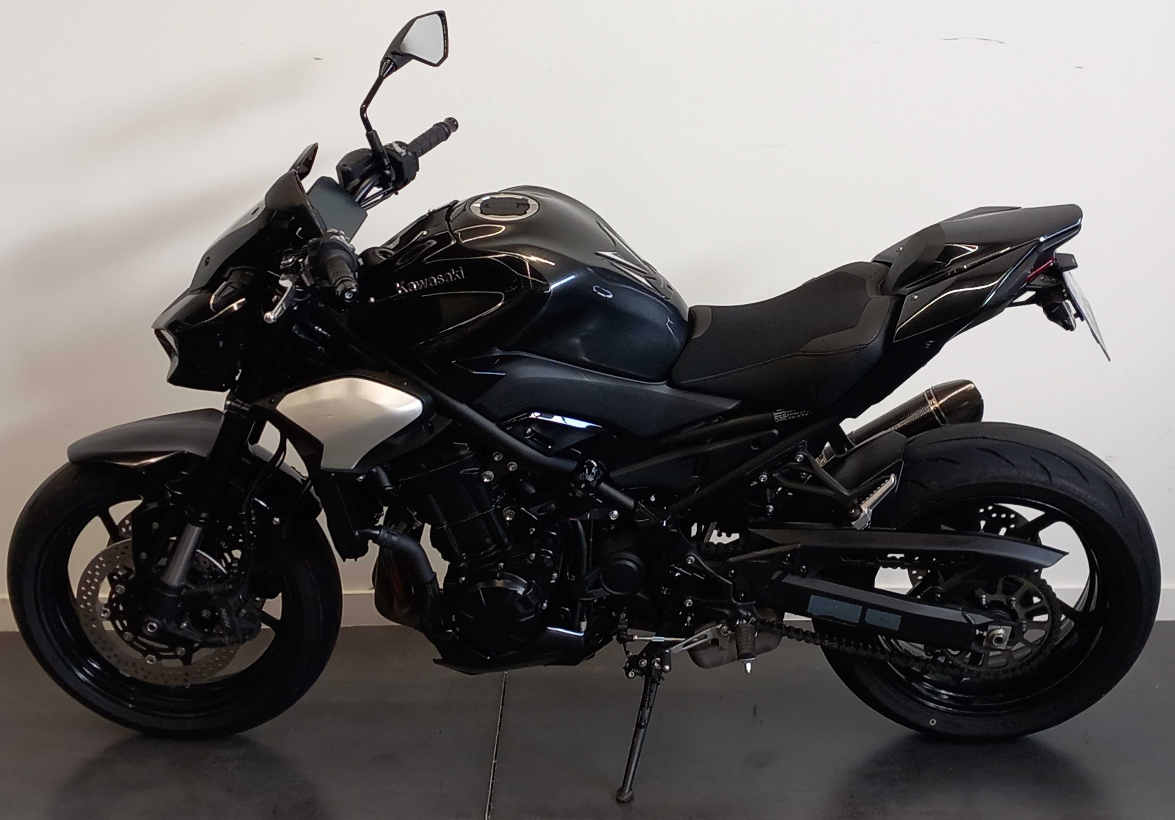 Kawasaki Z 900 A2 2023 HD vue gauche