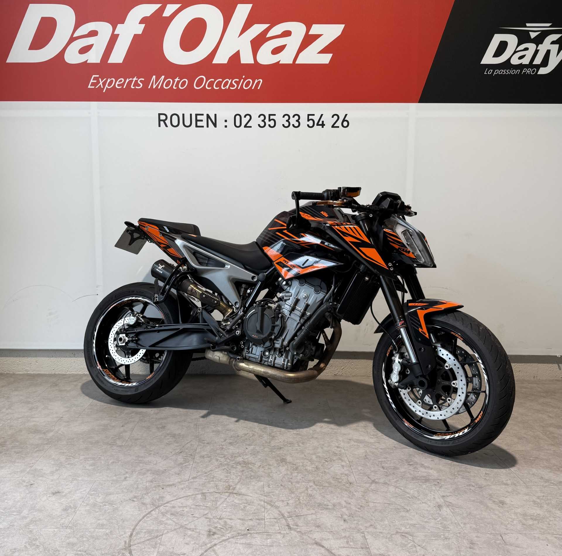 KTM 790 Duke 2018 HD vue 3/4 droite