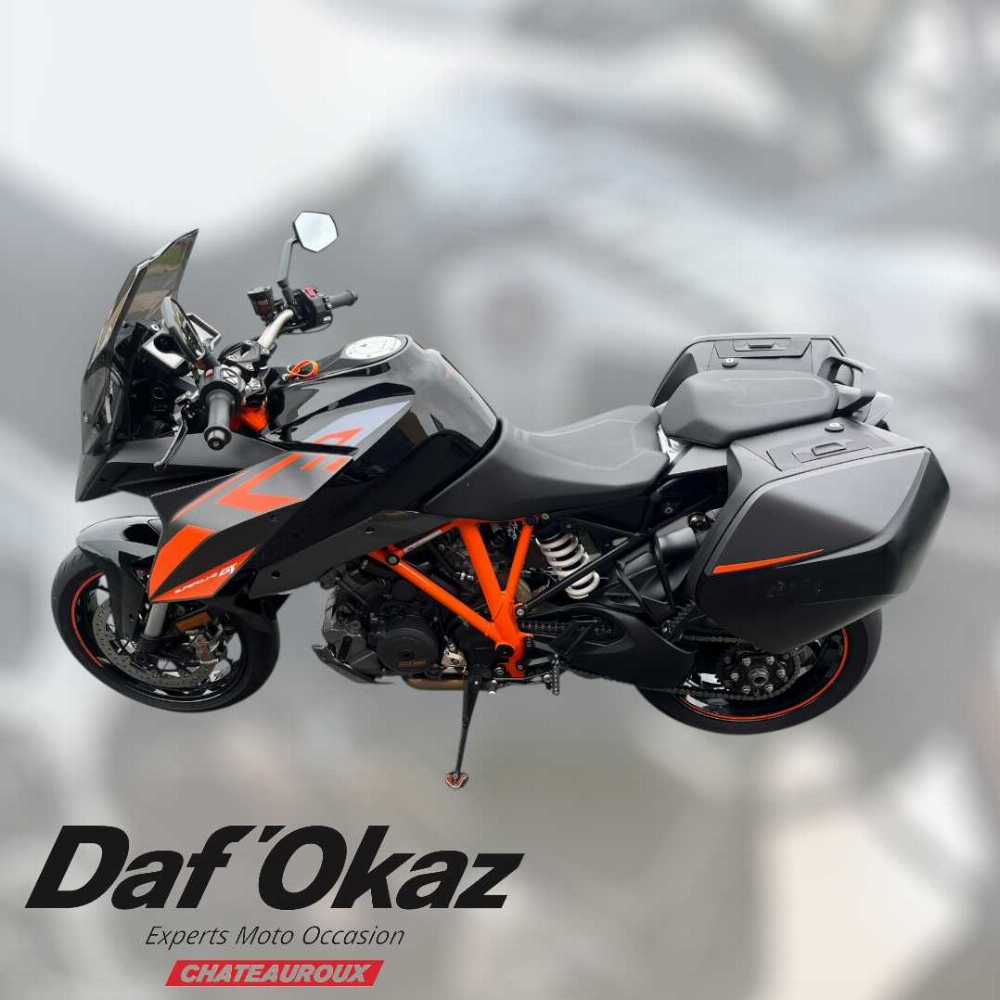 KTM 1290 Super Duke GT 2018 vue arrière