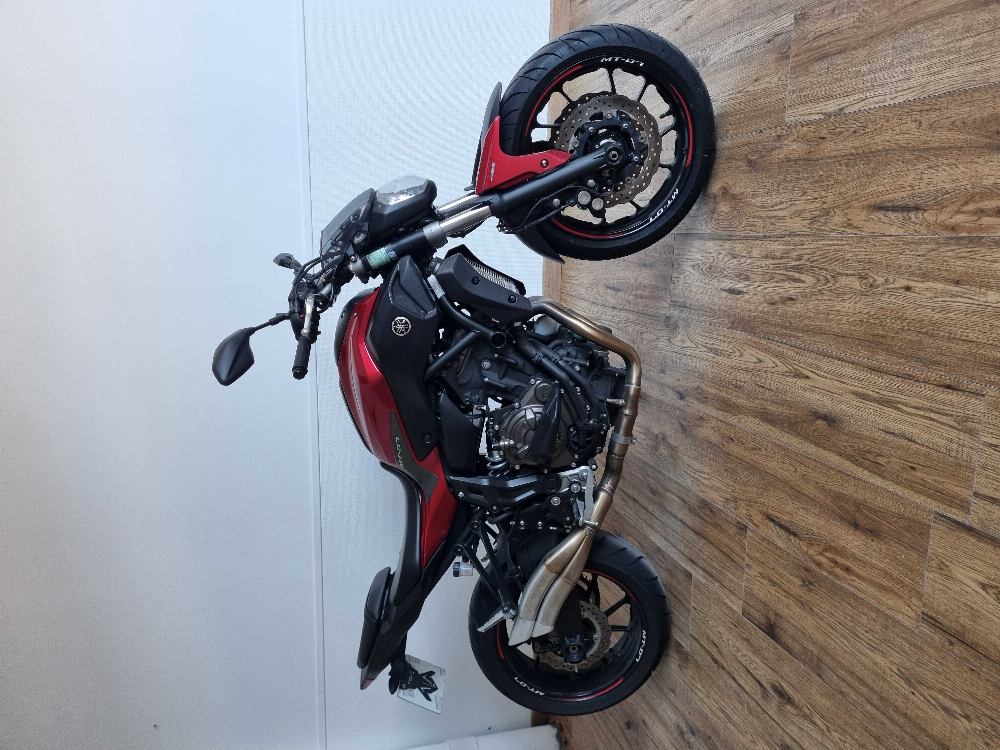 Yamaha MT-07 ABS (35KW) 2018 vue 3/4 droite