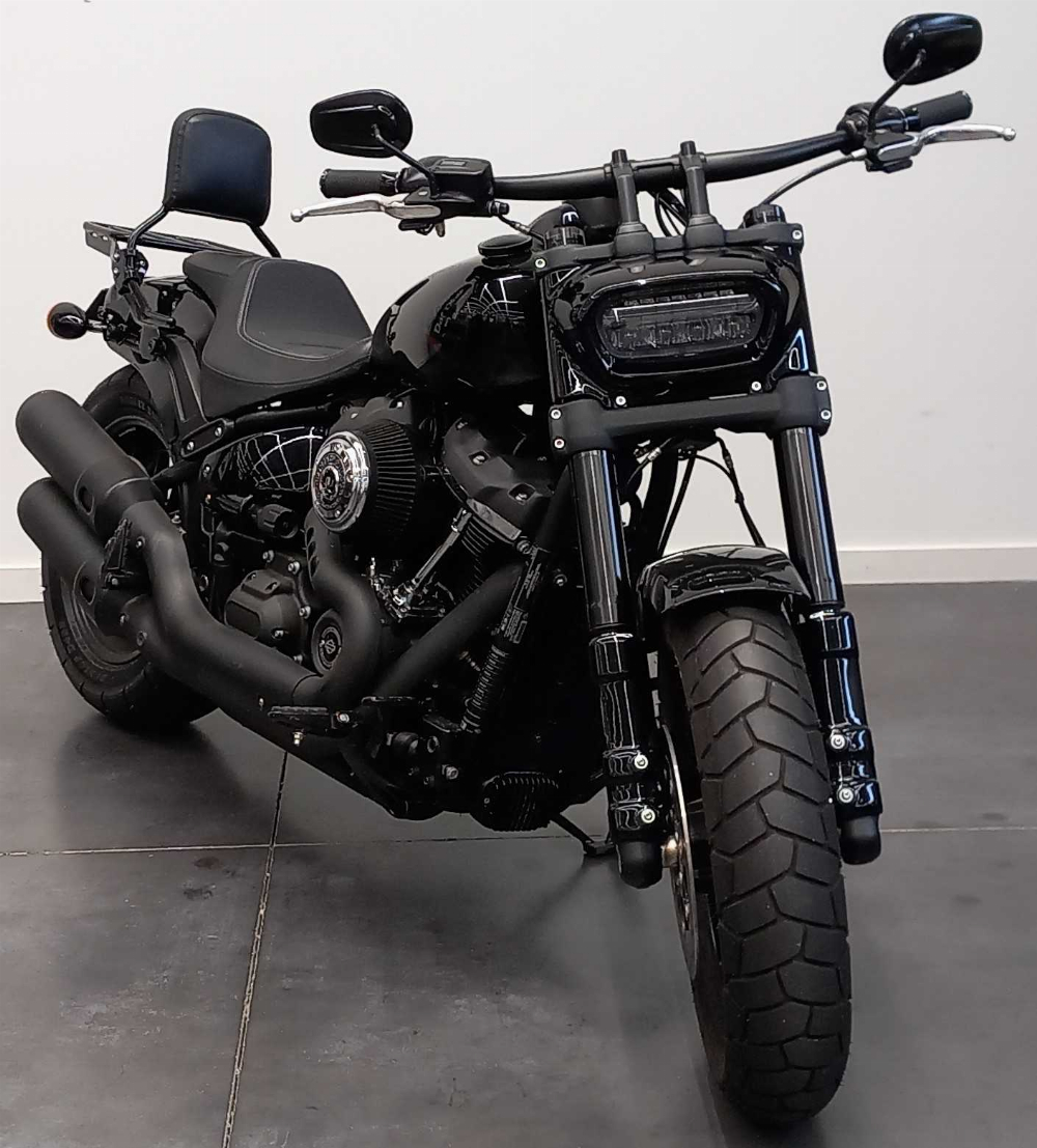 Harley-Davidson FXFBS 1868 ABS FXFBS Softail Fat Bob 114 A 2018 vue 3/4 droite