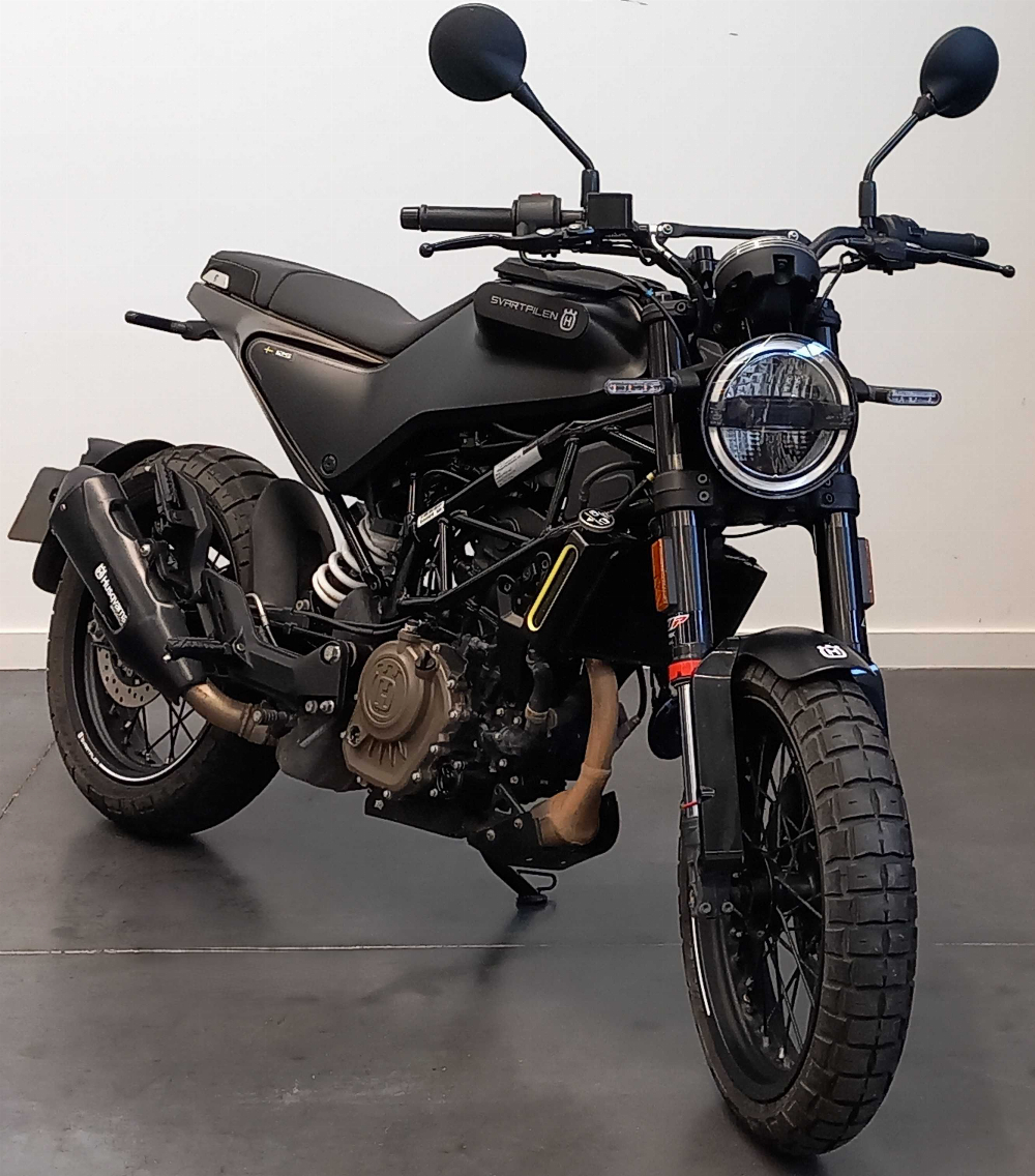 Husqvarna Svartpilen 125 2023 vue 3/4 droite