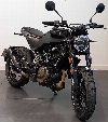Aperçu Husqvarna Svartpilen 125 2023 vue 3/4 droite