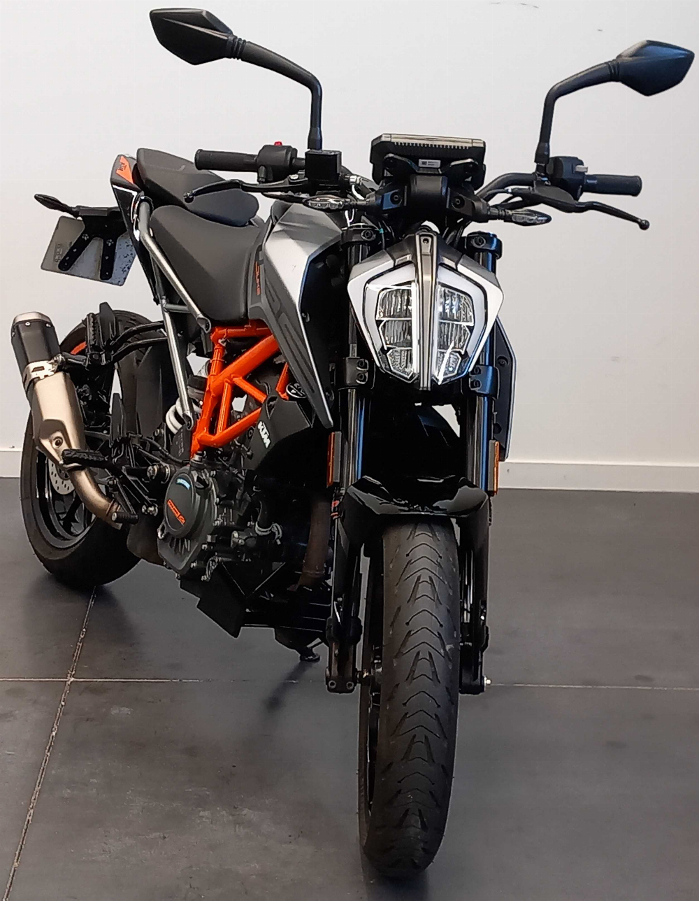 KTM 125 Duke 2021 vue 3/4 droite