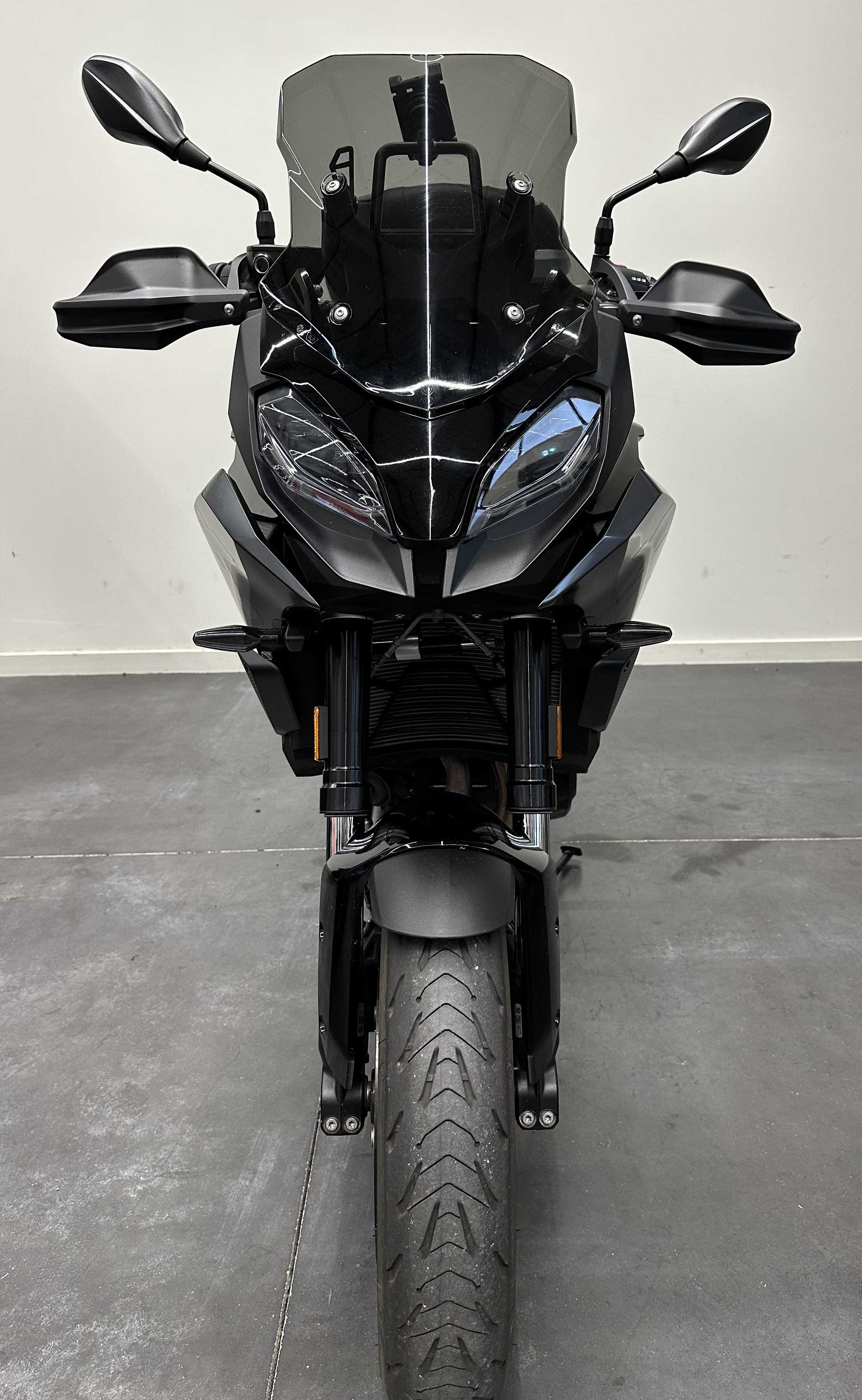 BMW F 900 XR 2022 HD vue avant
