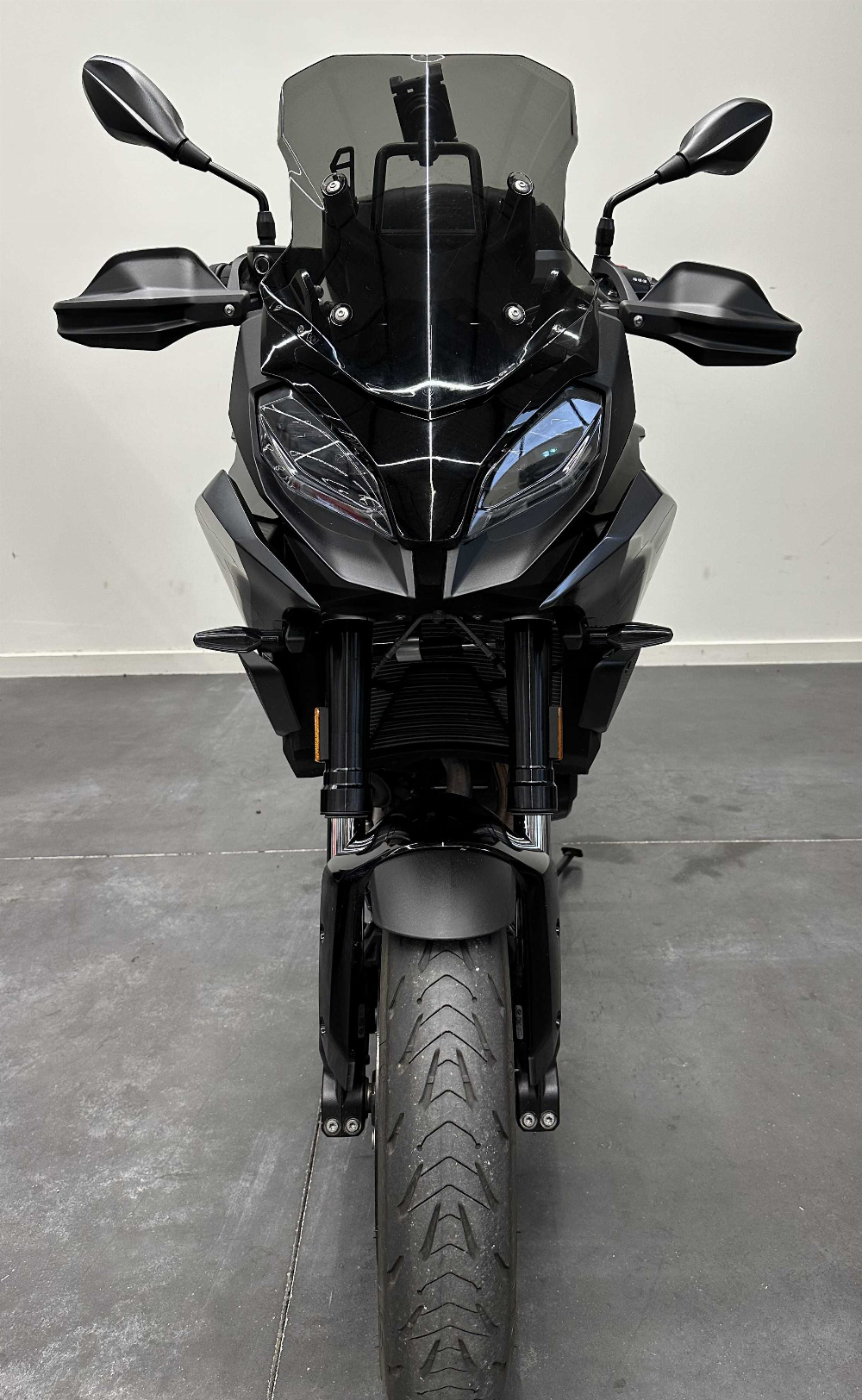 BMW F 900 XR 2022 vue avant