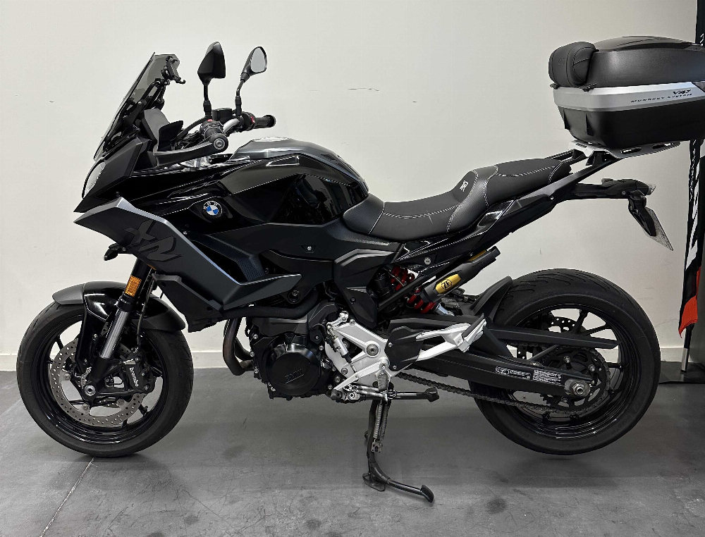 BMW F 900 XR 2022 vue gauche