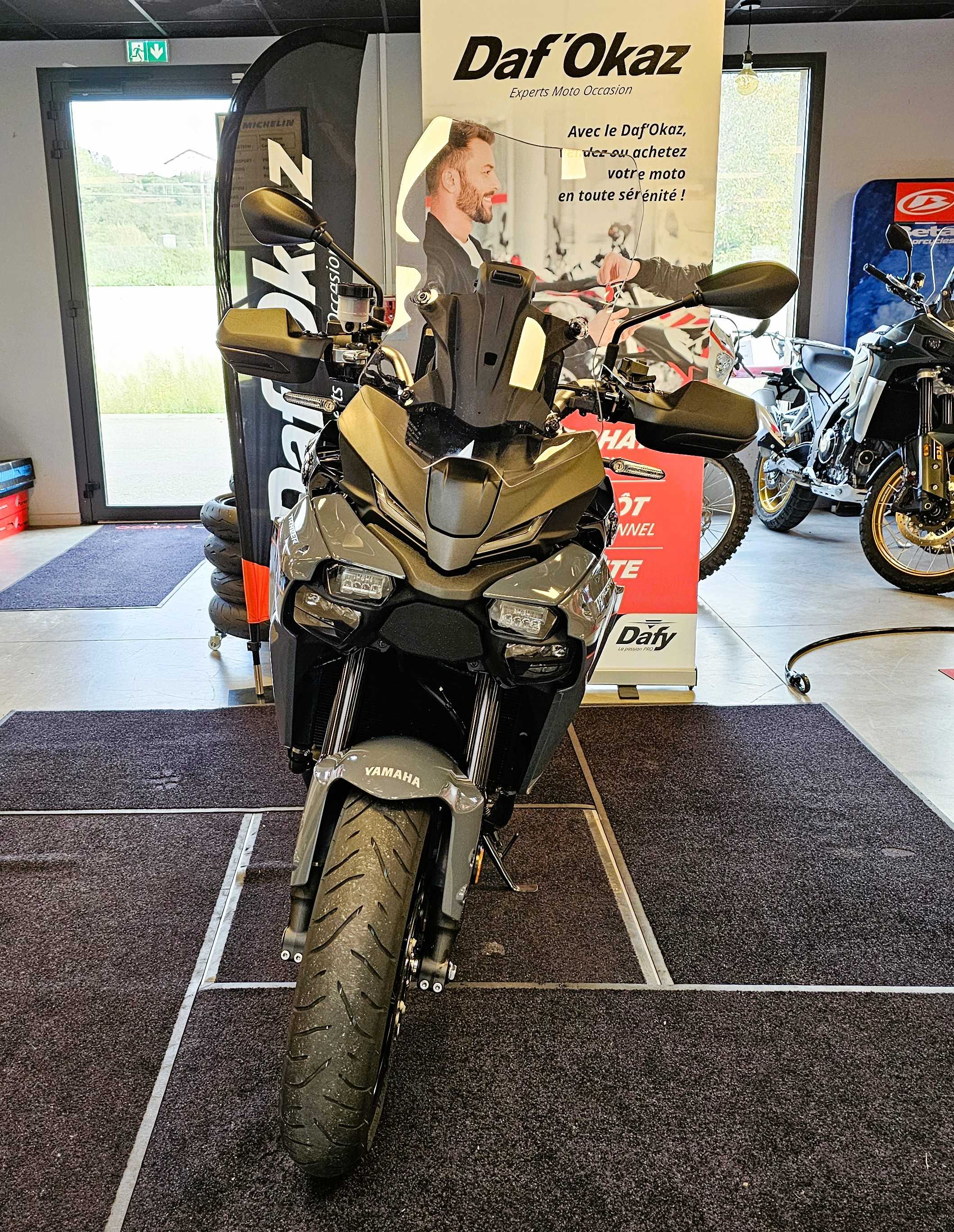 Yamaha TRACER 900 MTT890 2025 HD vue avant