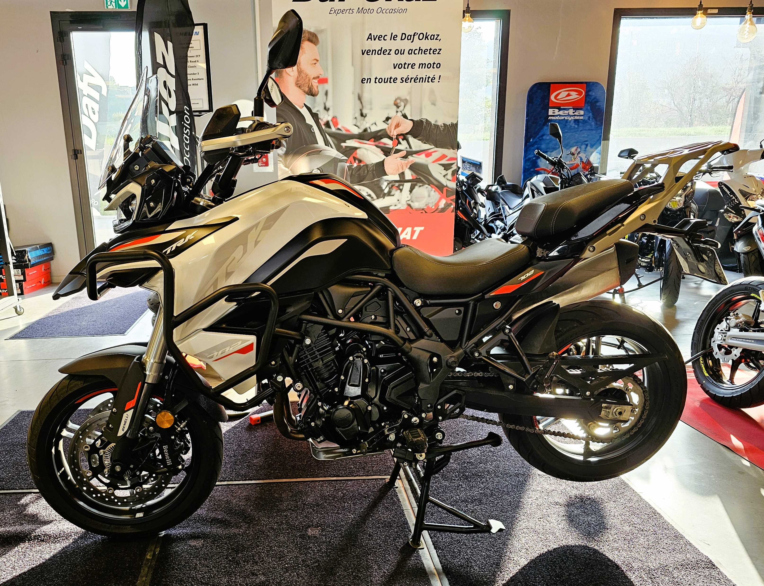 Benelli TRK TRK 702 2023 HD vue gauche