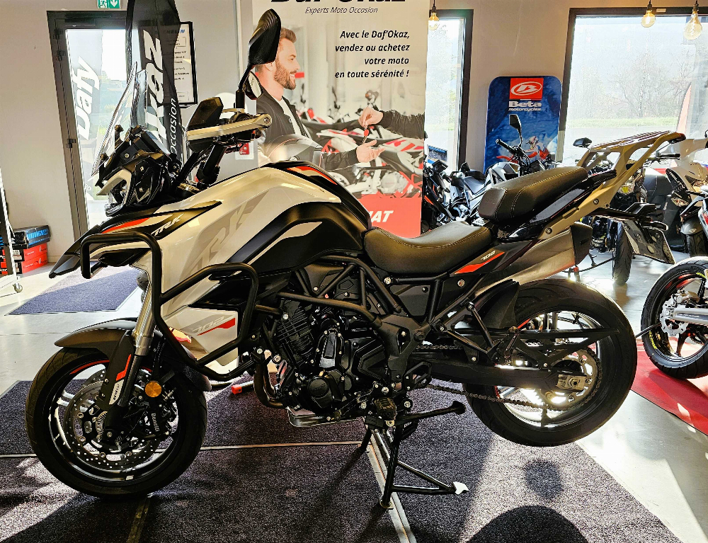 Benelli TRK TRK 702 2023 vue gauche