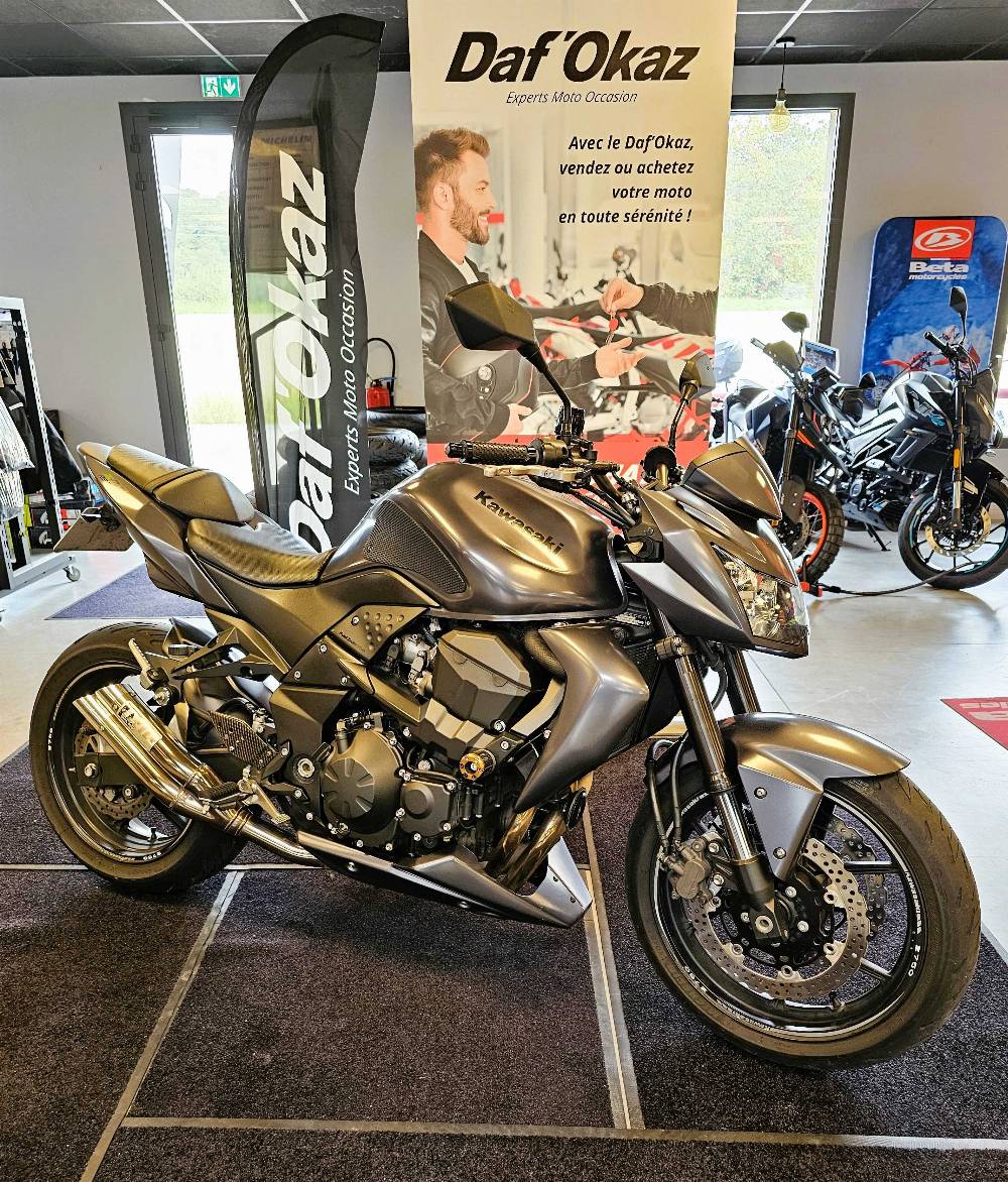 Kawasaki Z 750 R (ZR750) 2013 vue 3/4 droite