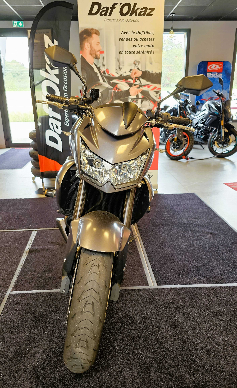 Kawasaki Z 750 R (ZR750) 2013 vue avant