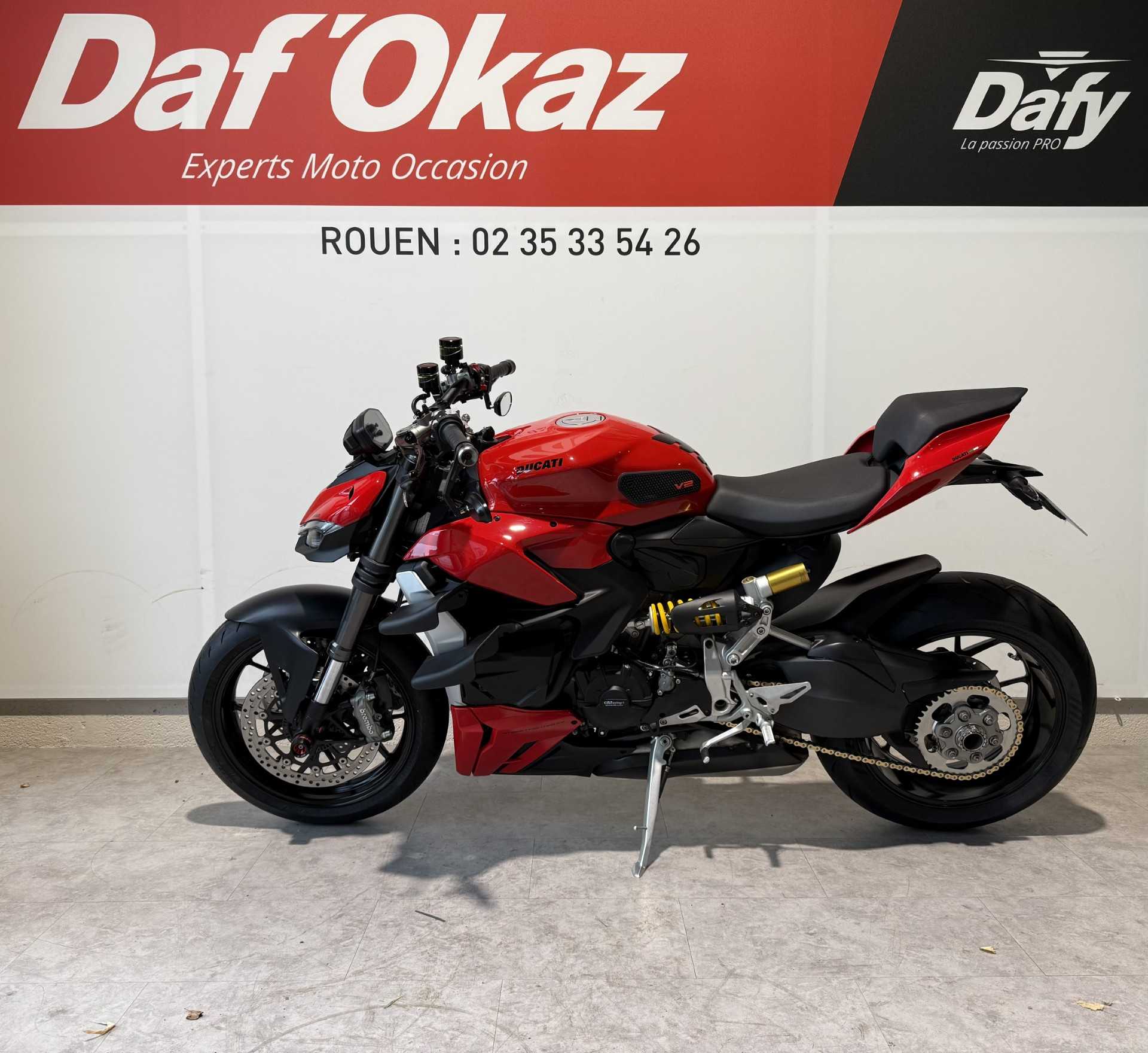 Ducati Streetfighter V2 2022 HD vue gauche