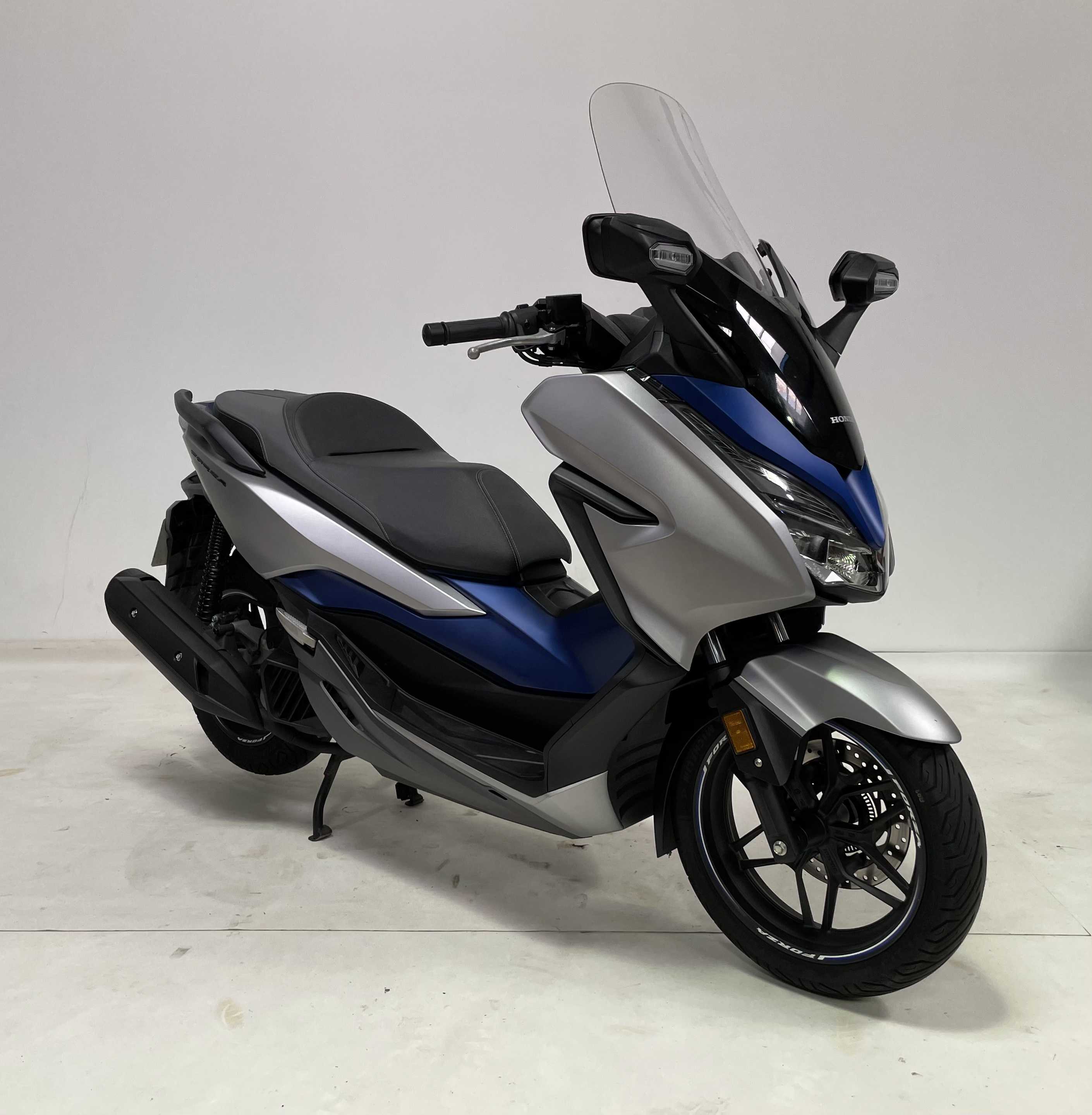 Honda NSS 125 Forza ABS 2018 HD vue 3/4 droite