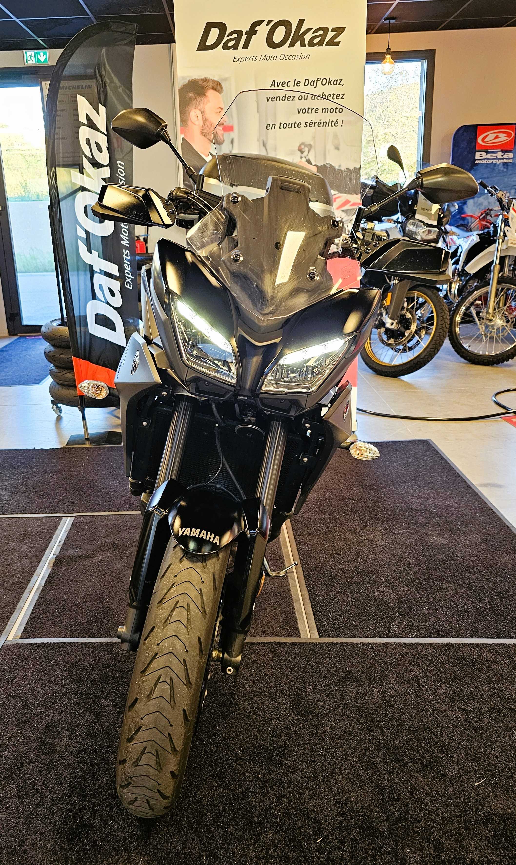 Yamaha Tracer 900 (MTT850) 2018 HD vue avant