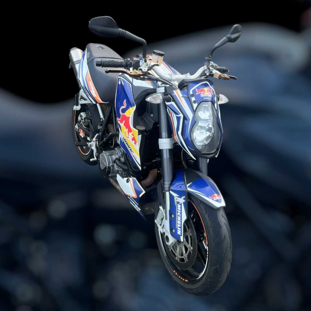 KTM 990 Super Duke R 2008 vue 3/4 droite