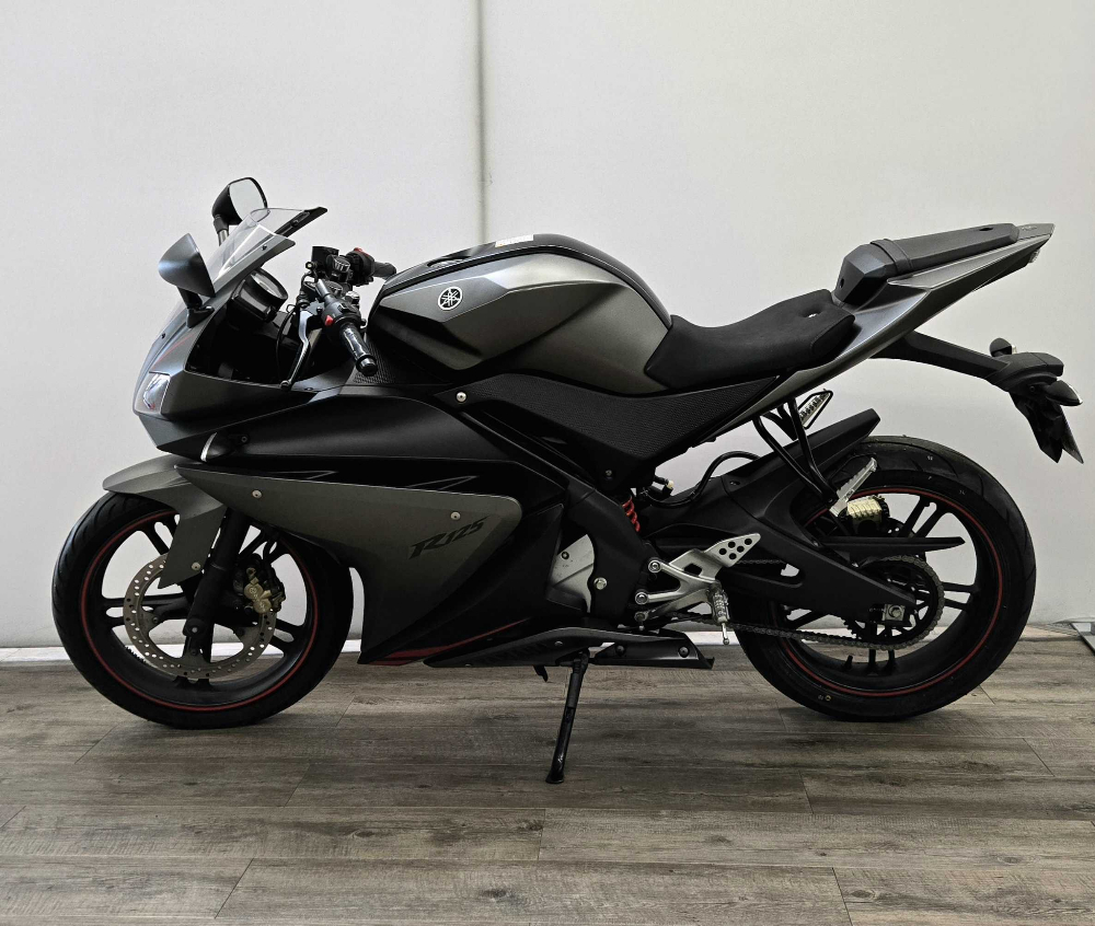 Yamaha YZF-R 125 2013 vue gauche