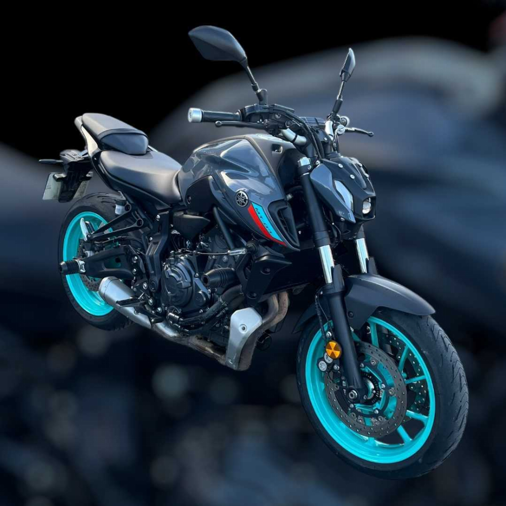 Yamaha MT-07 35KW 2023 vue 3/4 droite