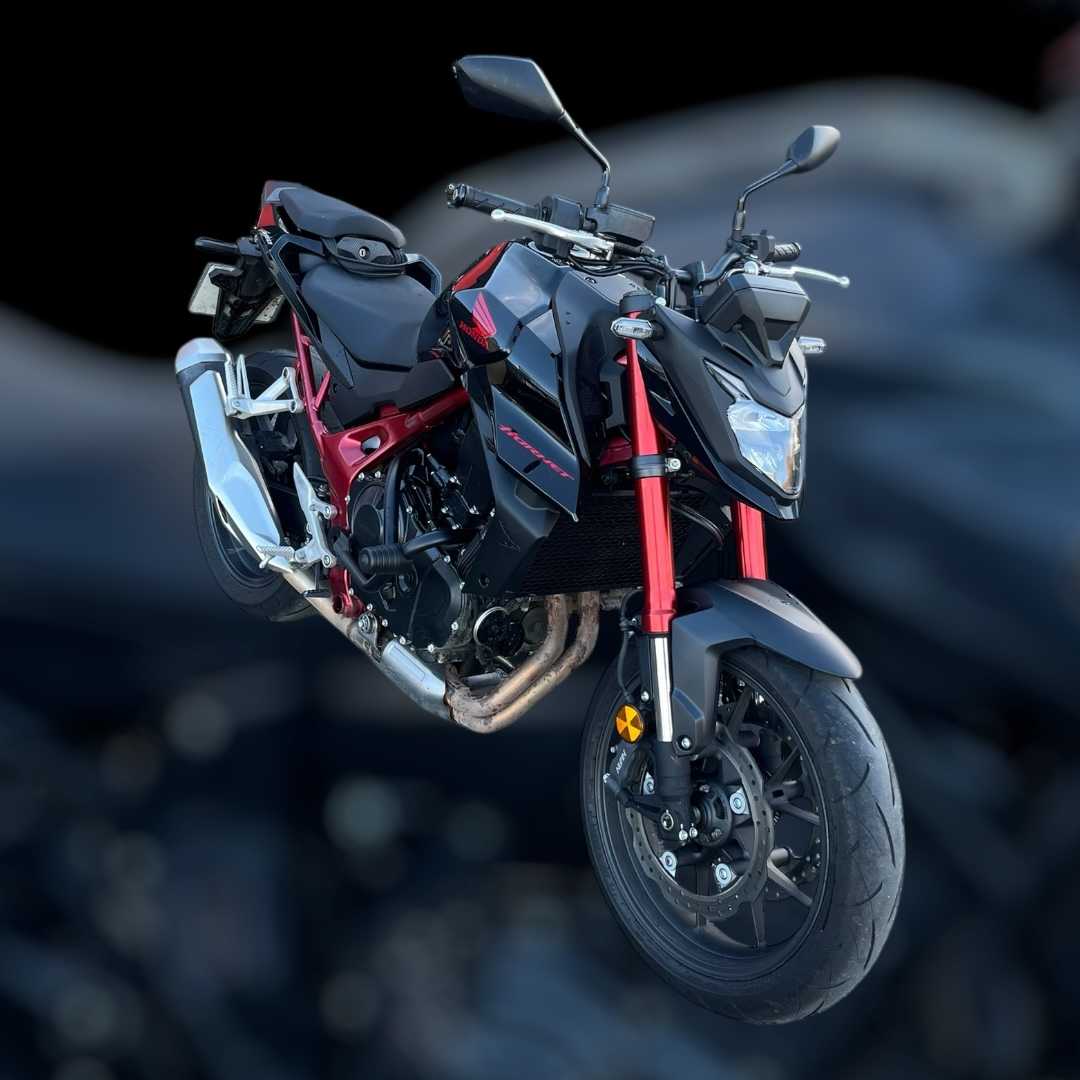 Honda CB 750 F Hornet 2023 HD vue 3/4 droite