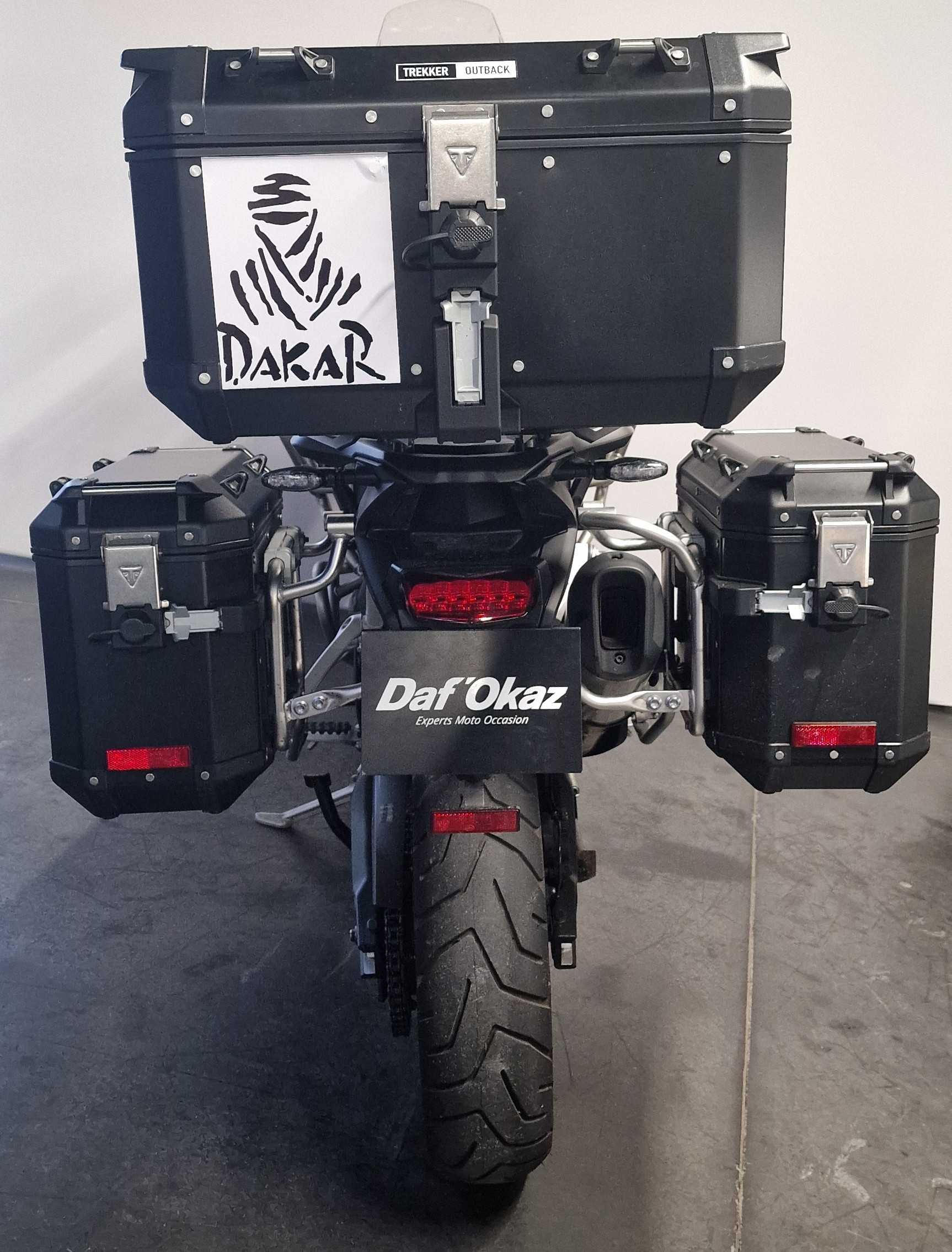 Triumph 900 Tiger Rally Pro 2023 HD vue arrière