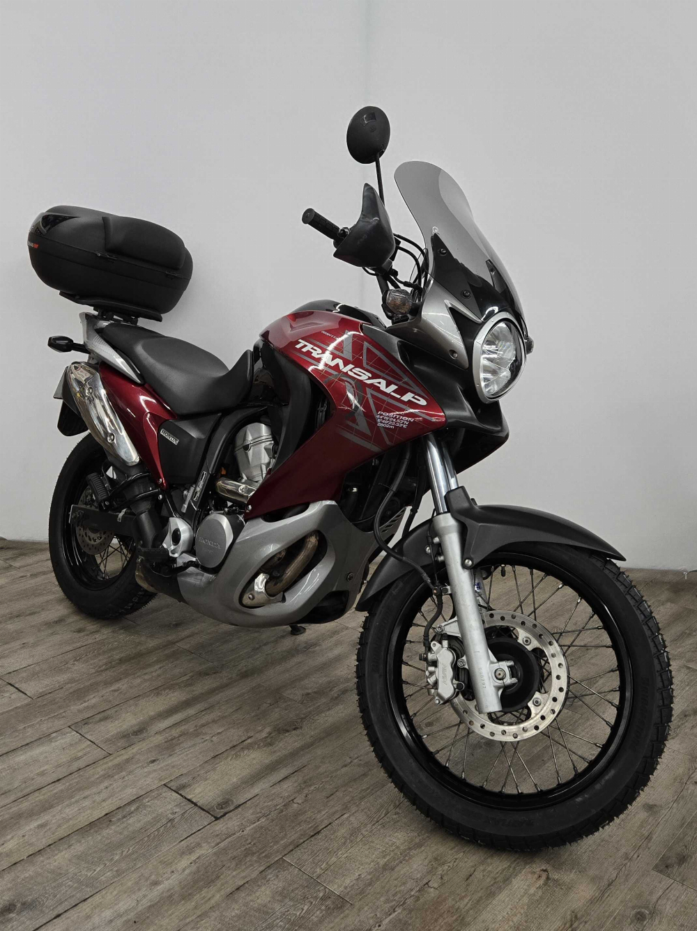 Honda XL 700 V Transalp ABS 2008 vue 3/4 droite