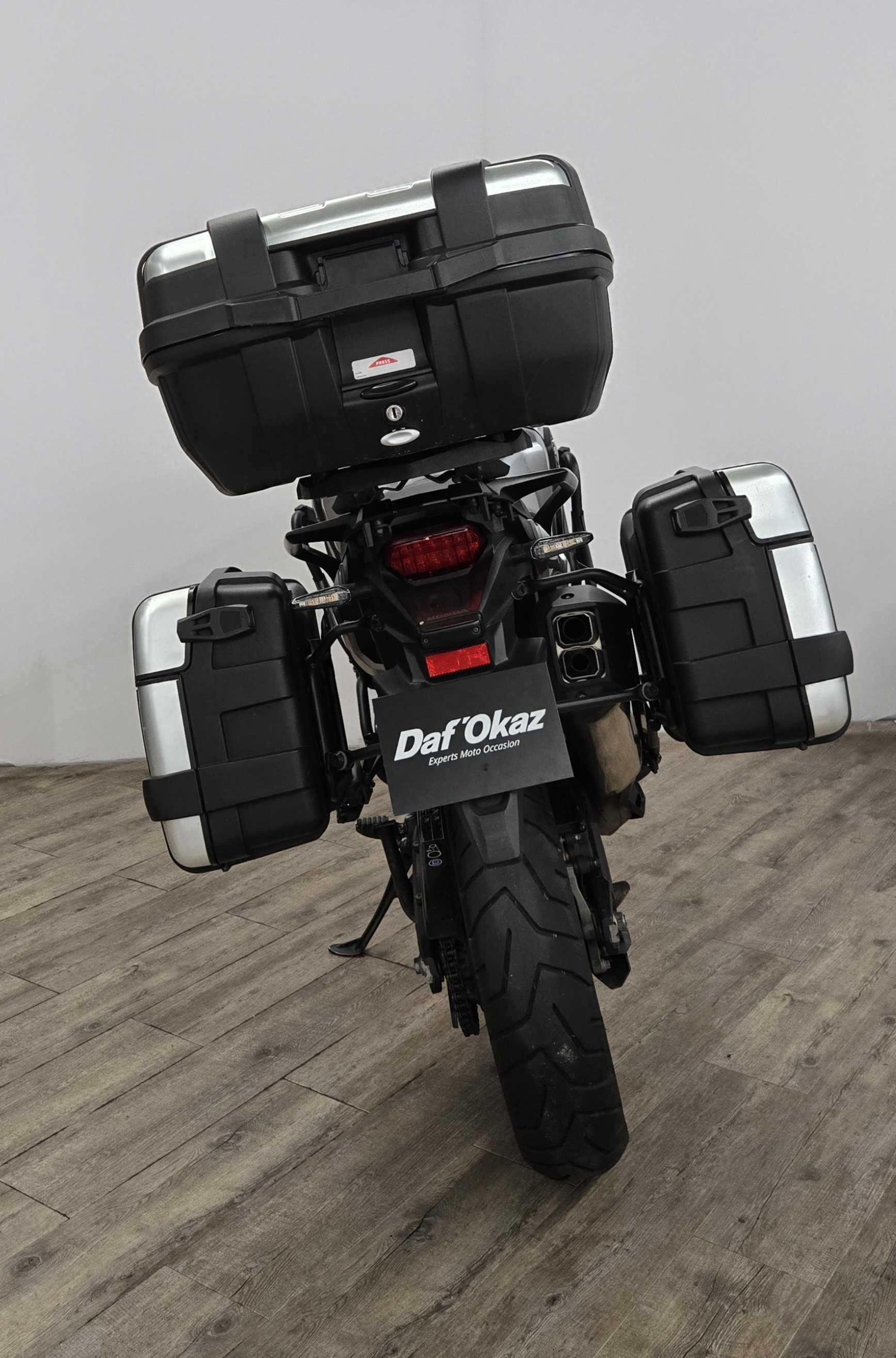 Honda CRF 1000 L Africa Twin 2016 HD vue arrière
