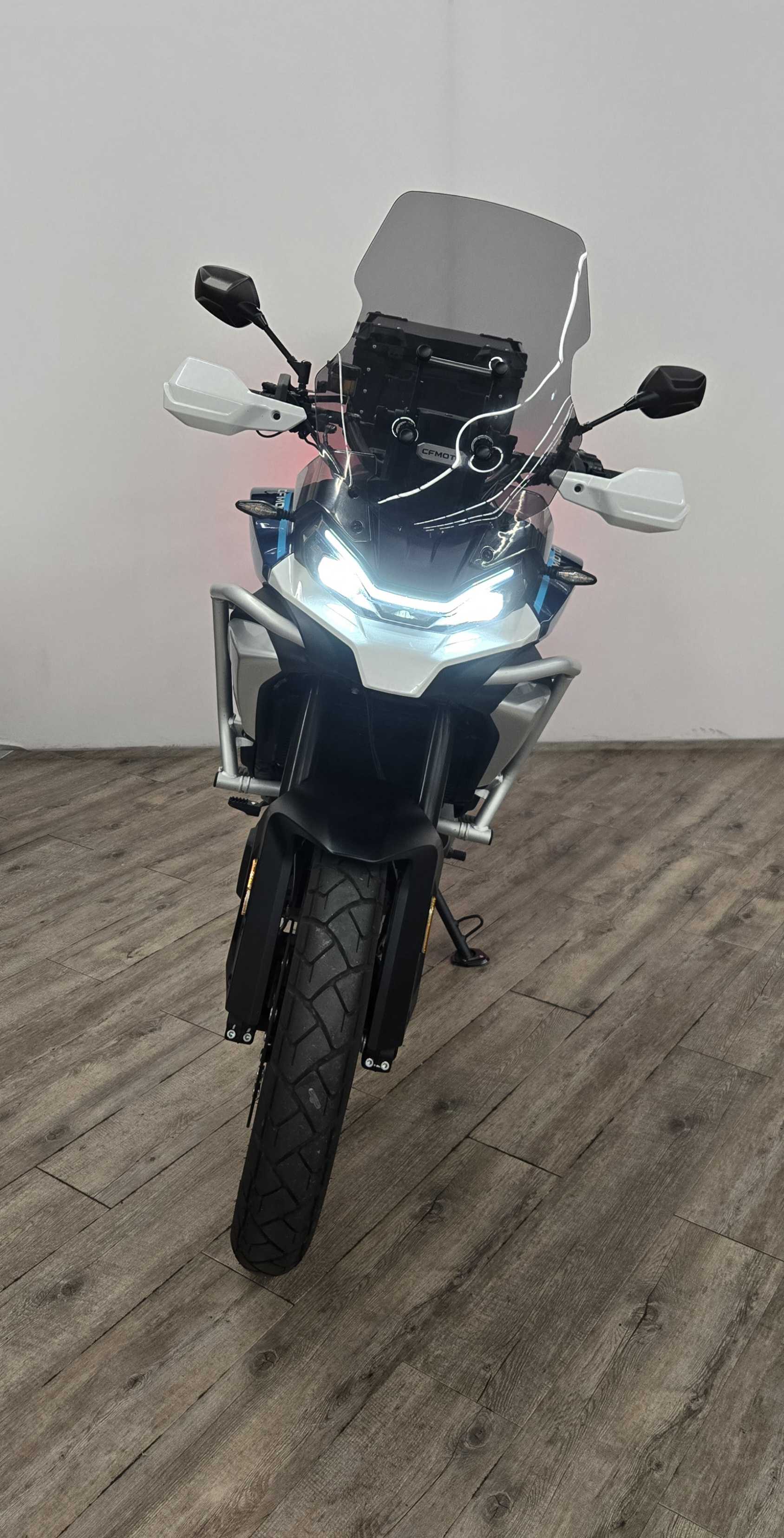 CFMOTO MT 700 ABS MT ABS 2025 HD vue avant