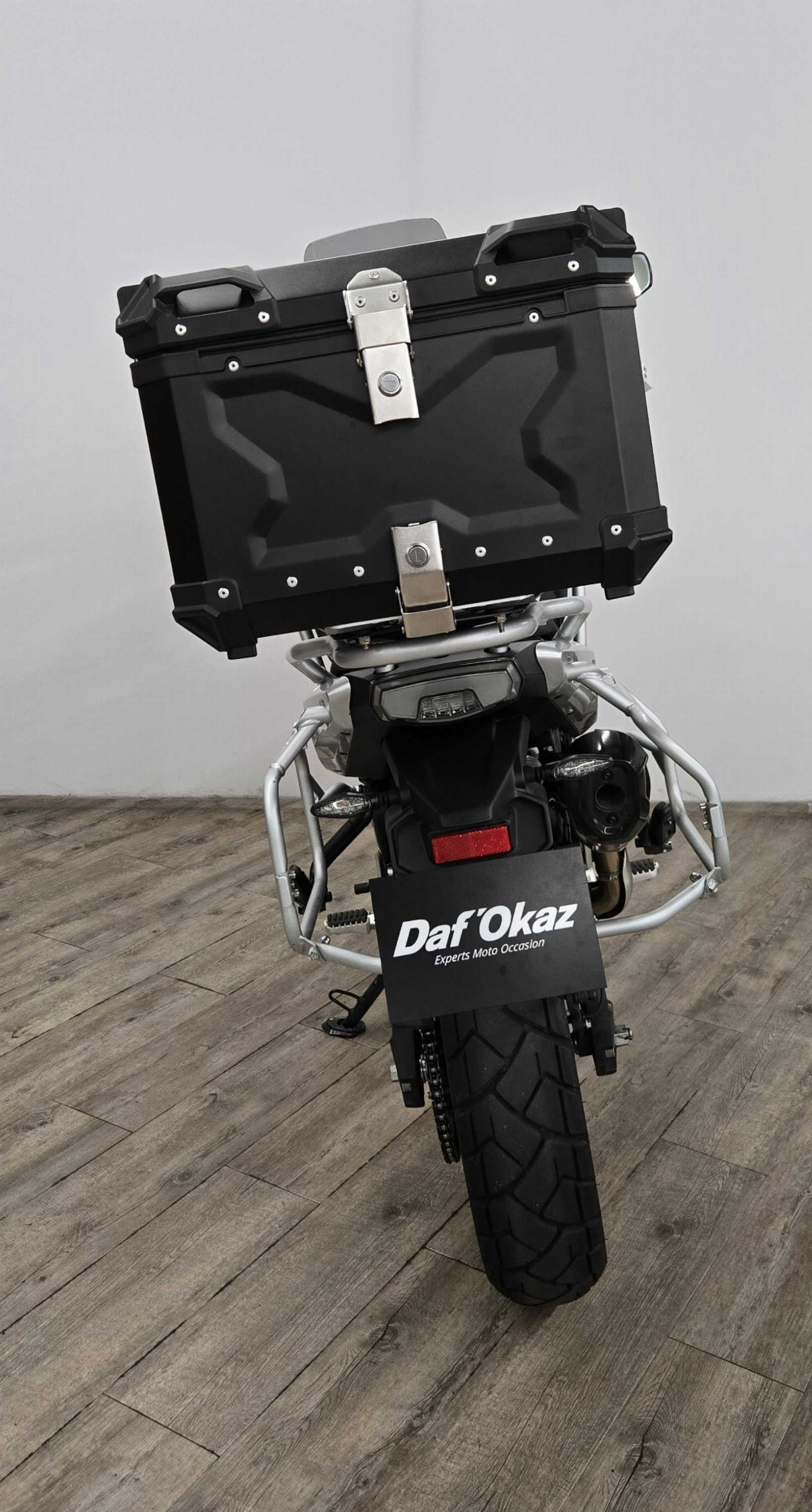 CFMOTO MT 700 ABS MT ABS 2025 vue arrière