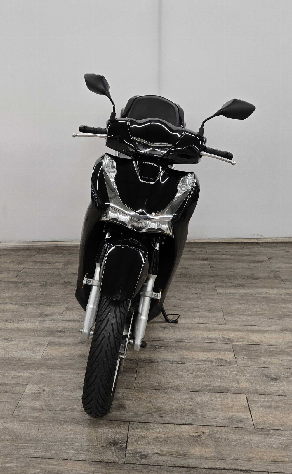 Honda SH 125 i 2022 vue avant