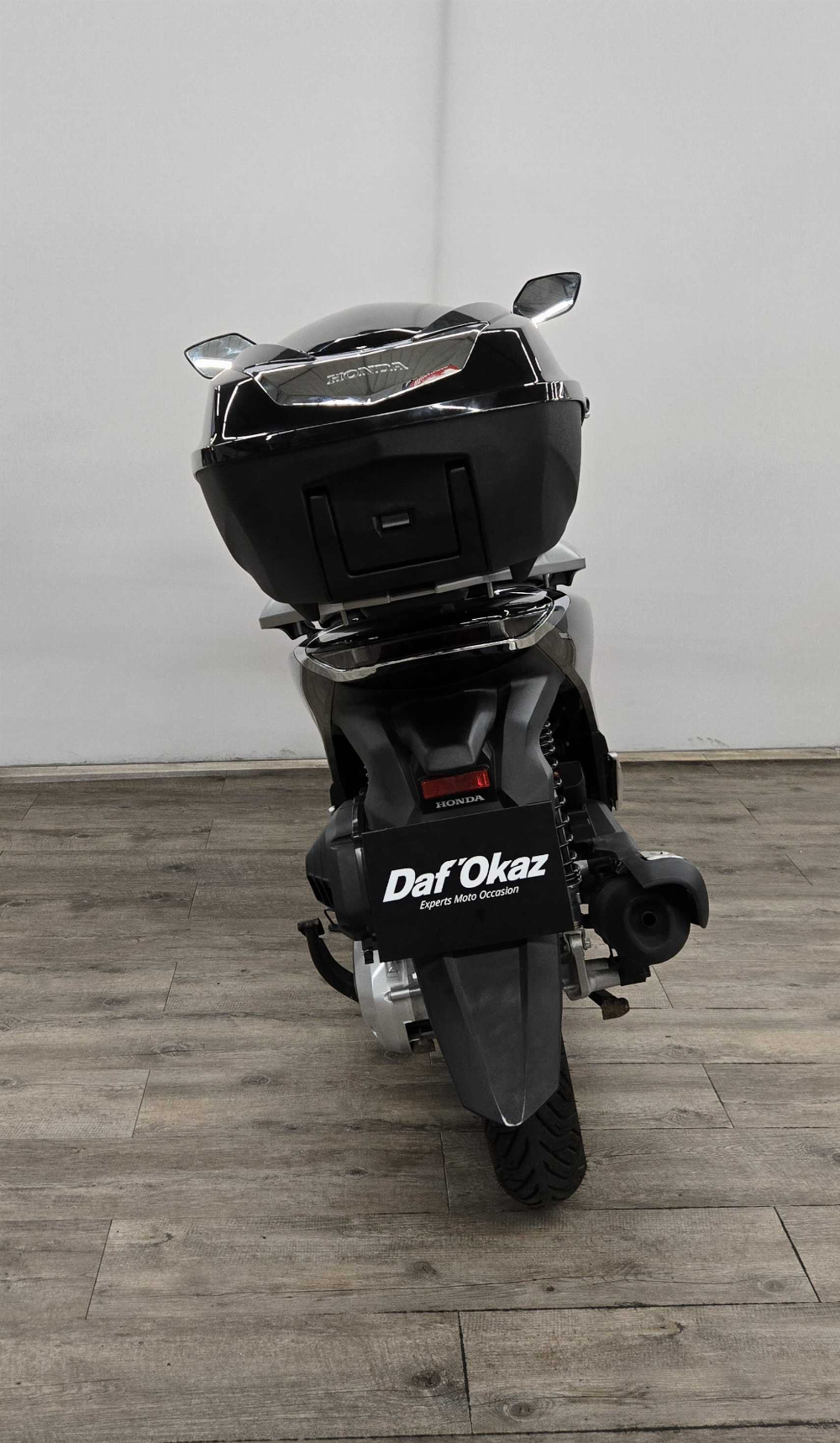 Honda SH 125 i 2022 vue arrière