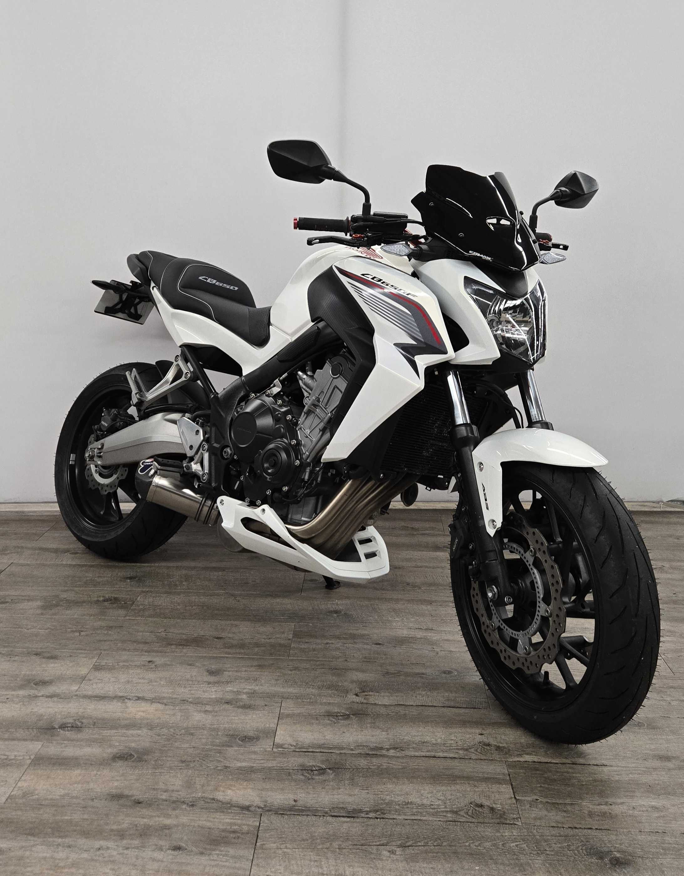 Honda CB 650 F ABS 2016 HD vue 3/4 droite