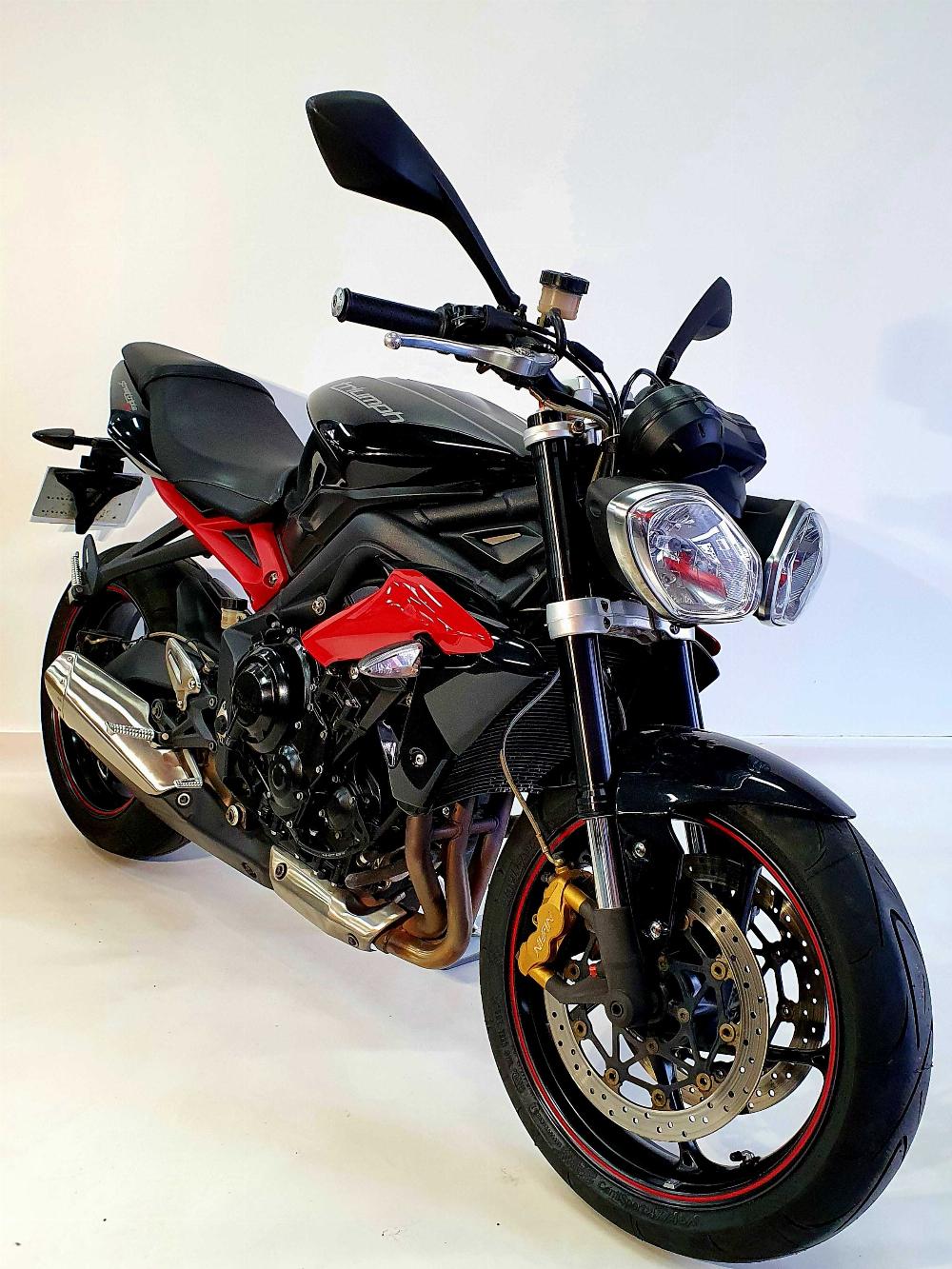 Triumph street triple 2013 vue 3/4 droite