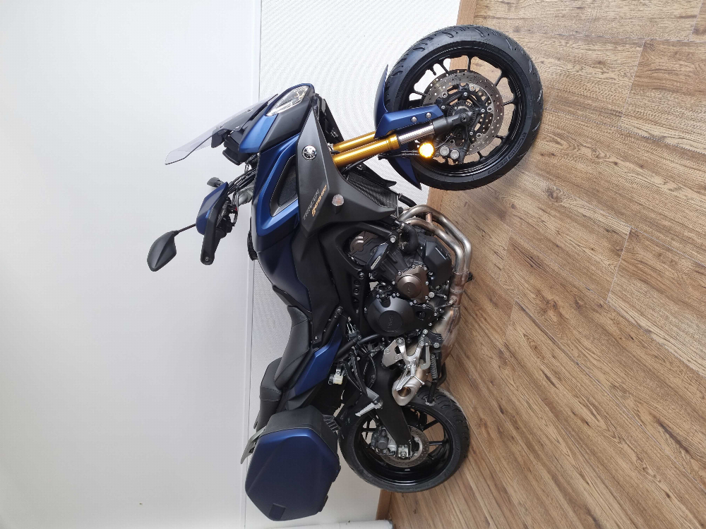 Yamaha Tracer 900 GT (MTT850D) 2018 vue 3/4 droite