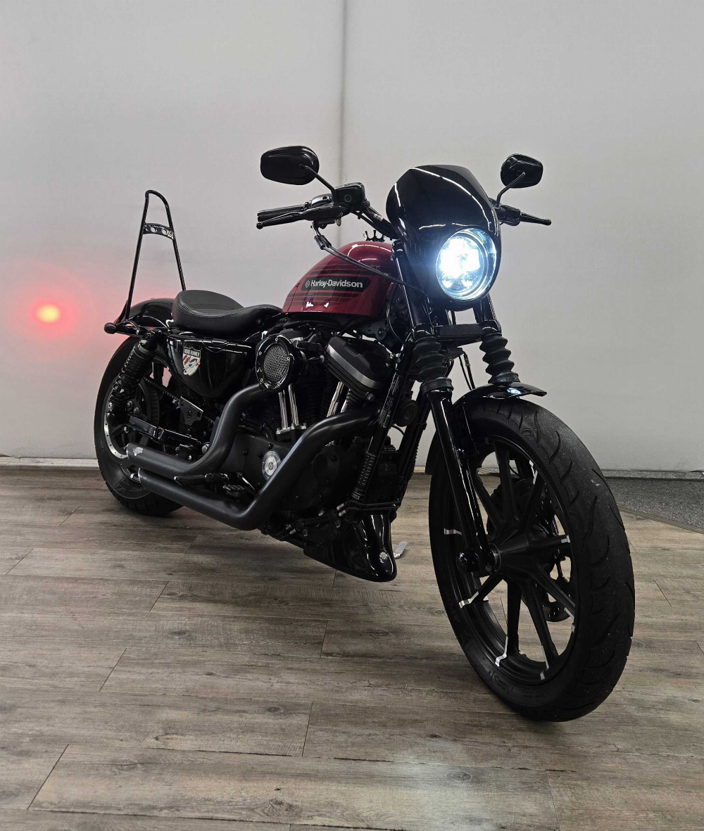 Harley-Davidson XL 883 N XL Iron N 2017 vue 3/4 droite