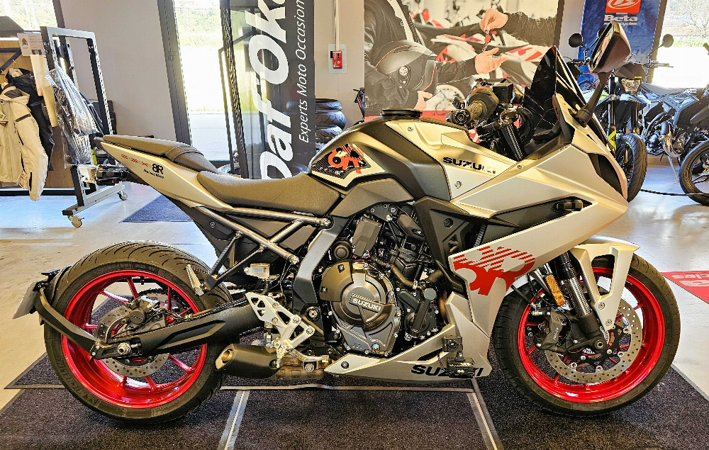 Suzuki GSX 800 8R 2024