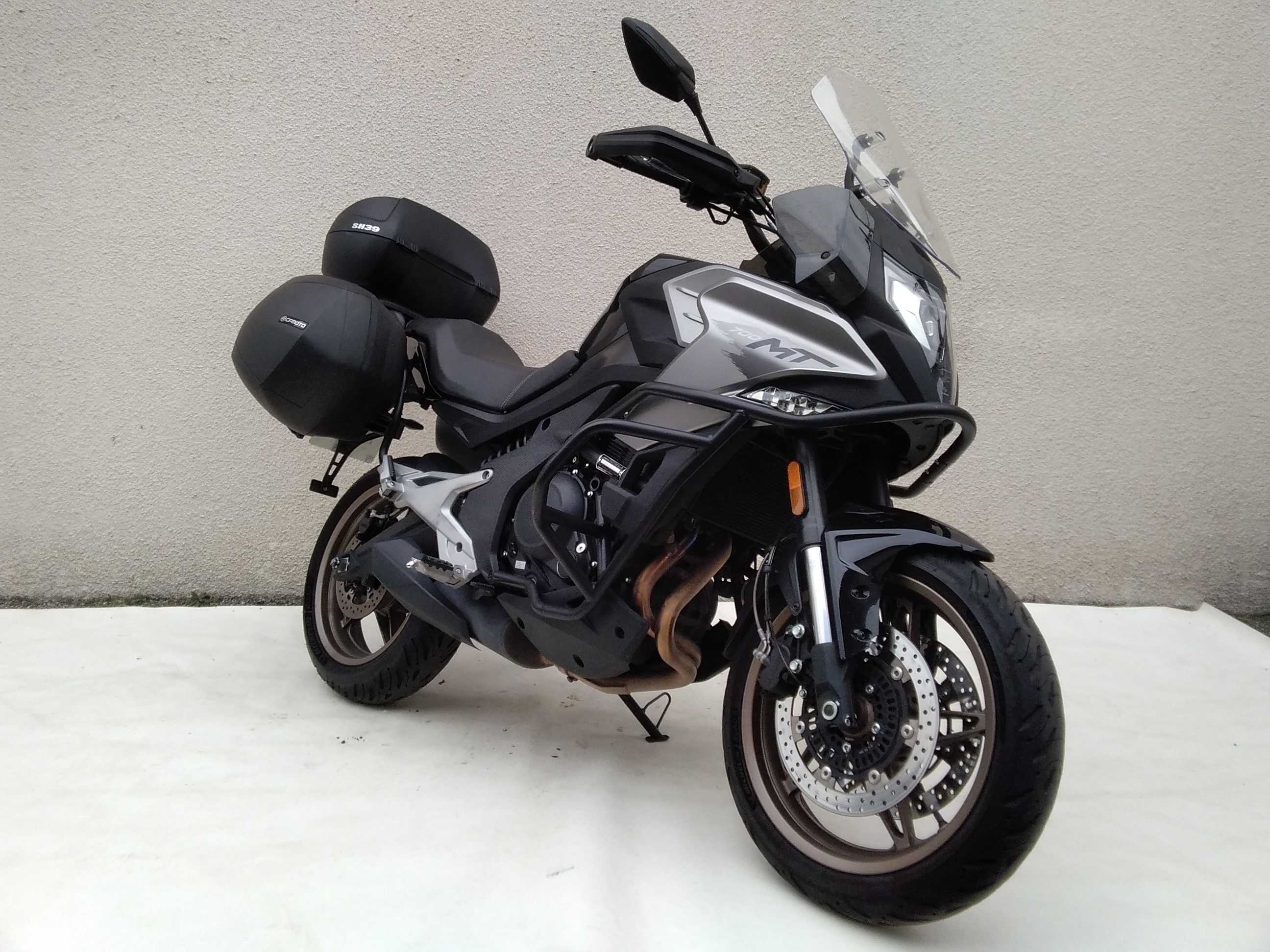 CFMOTO MT 700 ABS MT ABS 2024 HD vue 3/4 droite