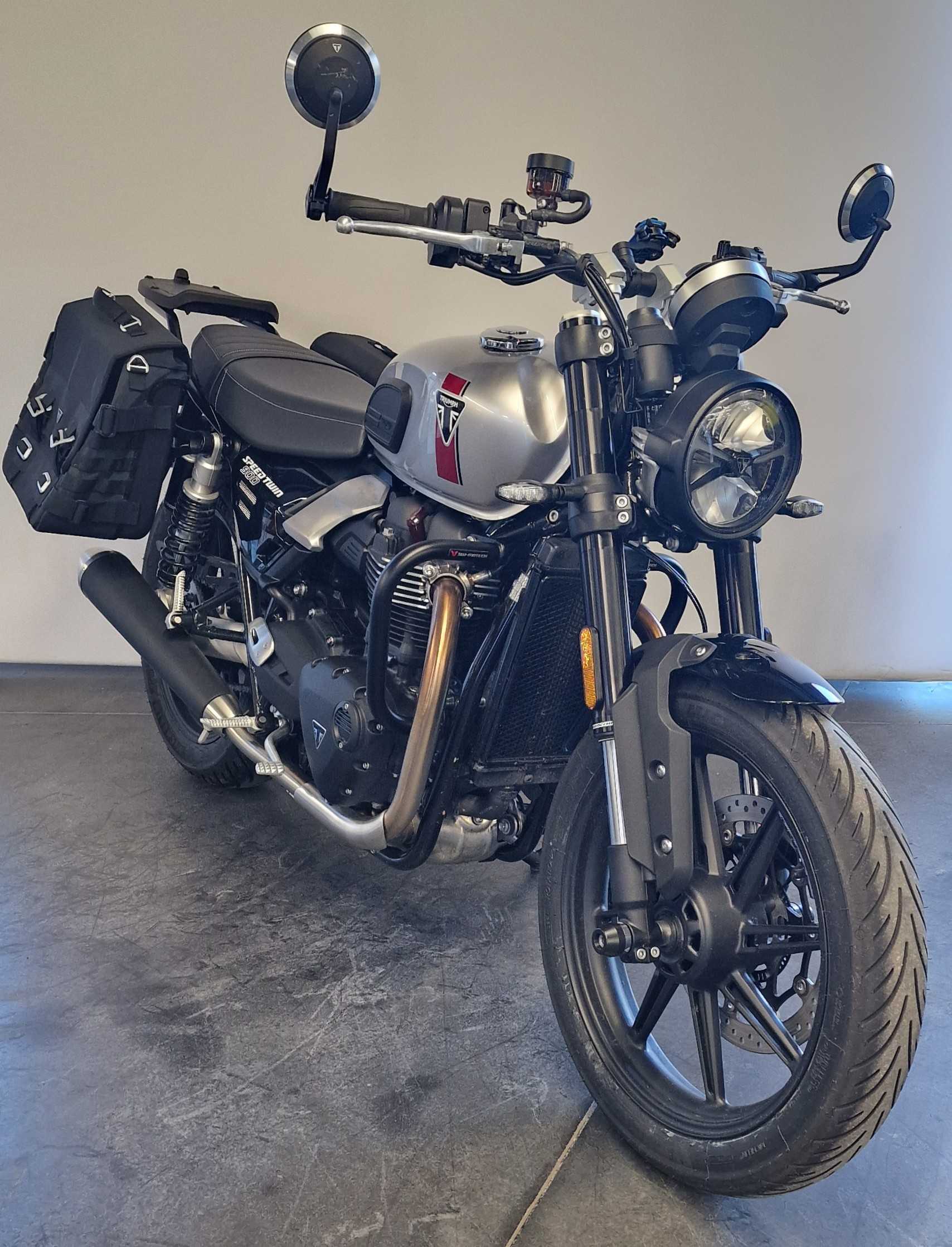 Triumph SPEED TWIN 900 2025 HD vue 3/4 droite