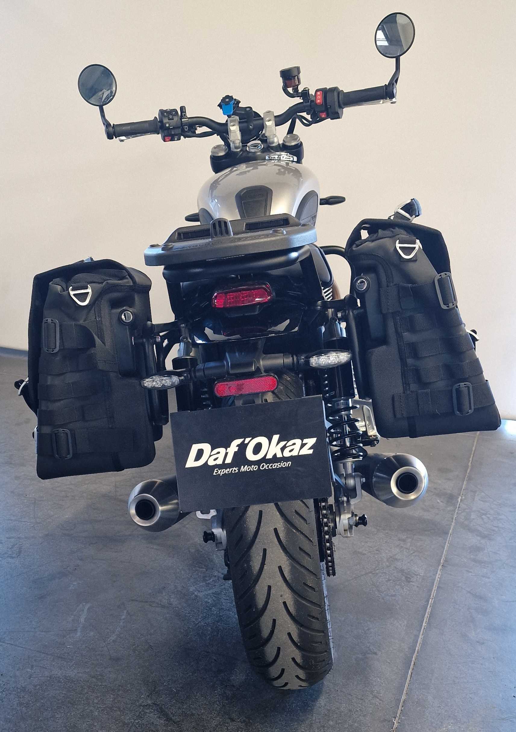 Triumph SPEED TWIN 900 2025 HD vue arrière