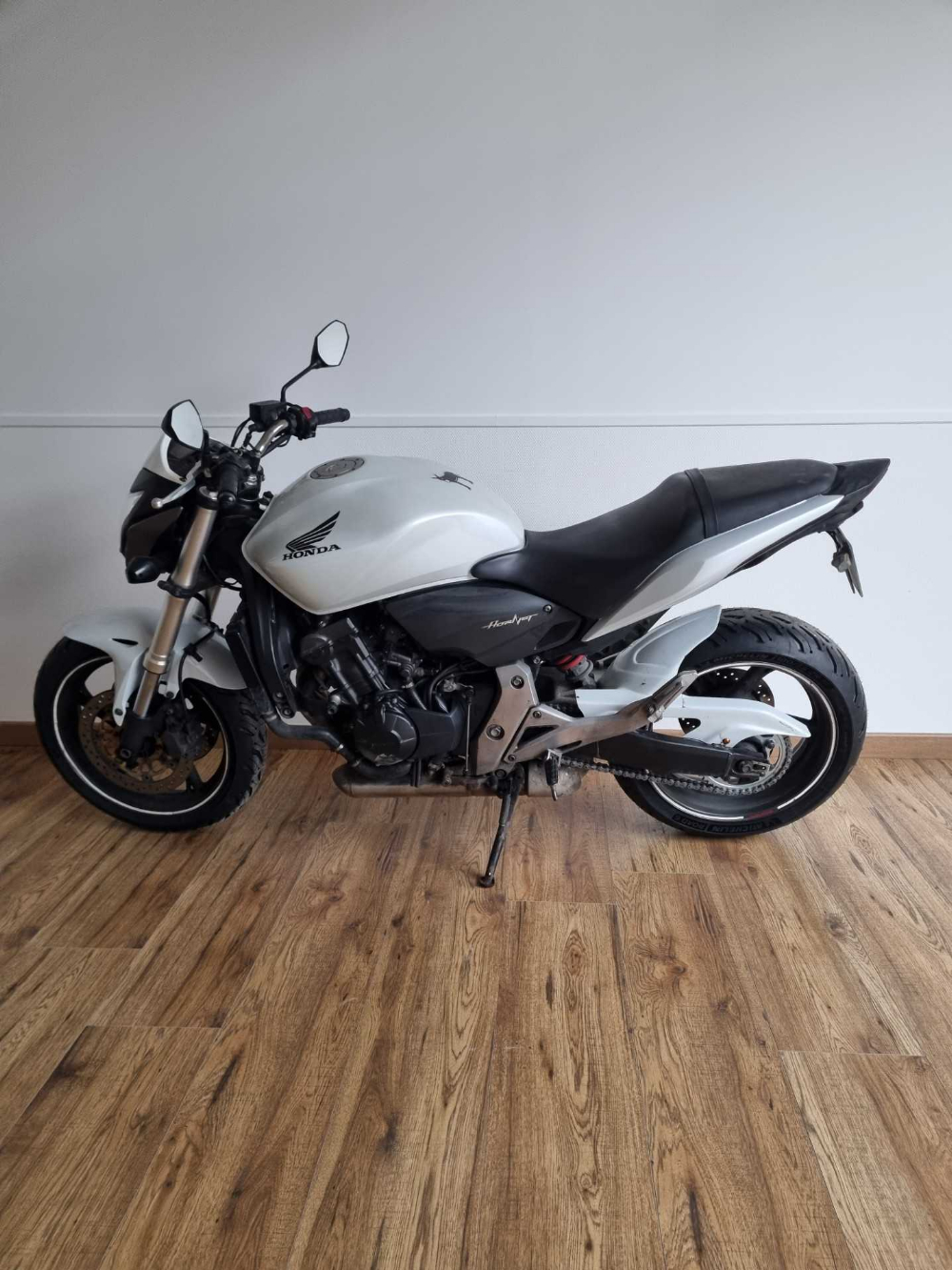 Honda CB 600 F Hornet 2011 vue gauche