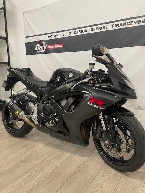 Suzuki GSX-R 600 2007 HD vue 3/4 droite