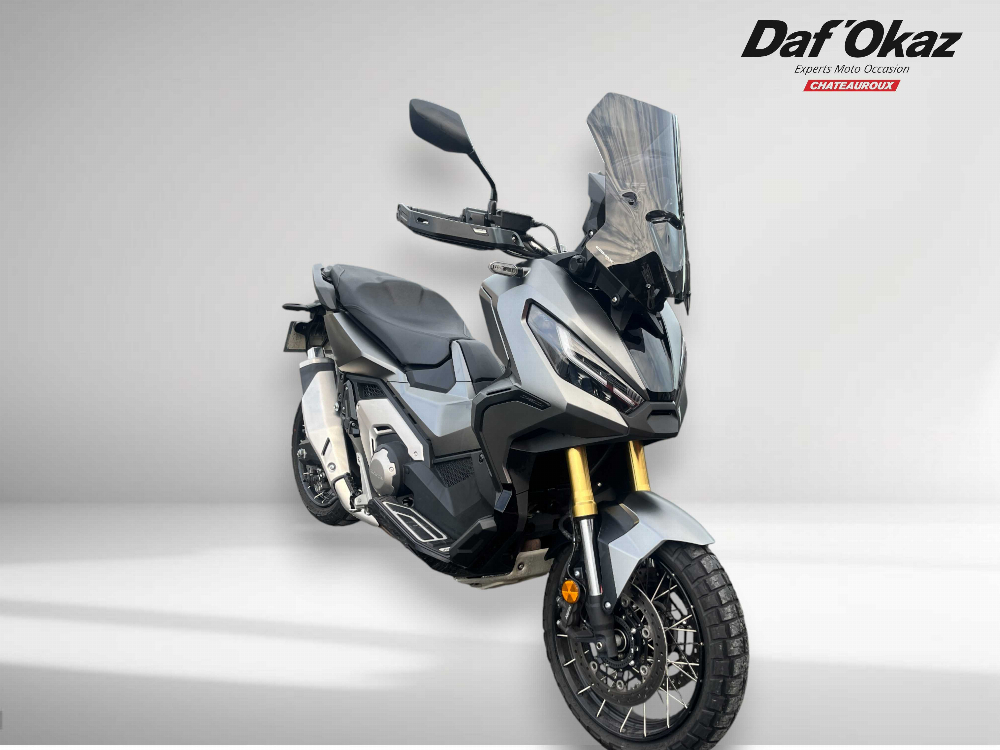 Honda X-ADV 750 2023 vue 3/4 droite