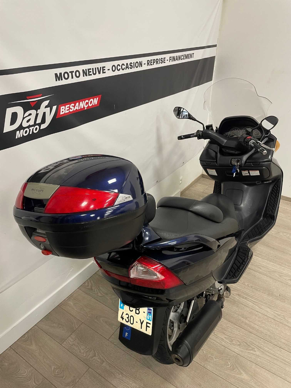 Suzuki AN 400 Burgman 2003 vue arrière